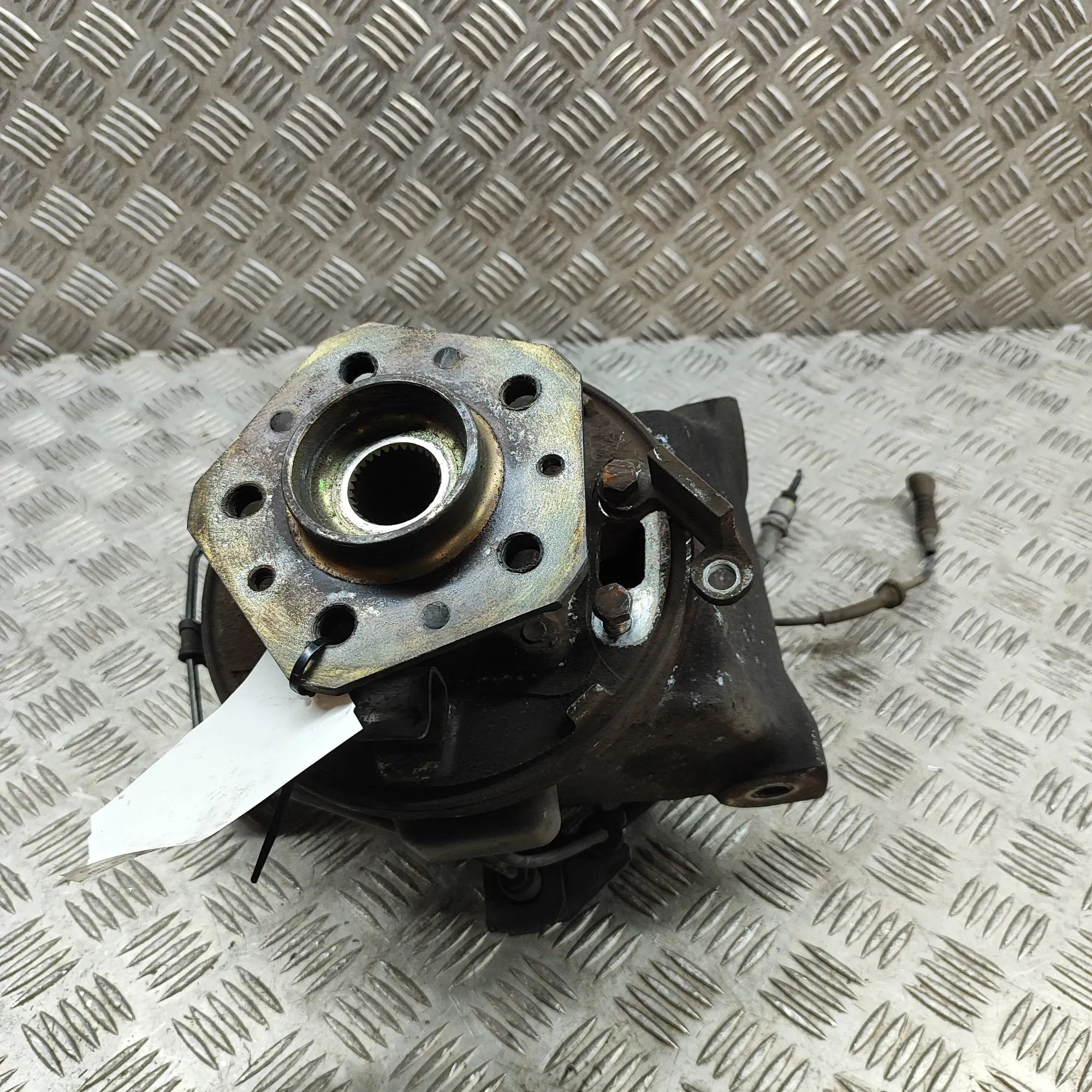 Rear Left Wheel Hub Spindle Brand/Model: FERRARI 575
Year: 2003
Engine: 550...