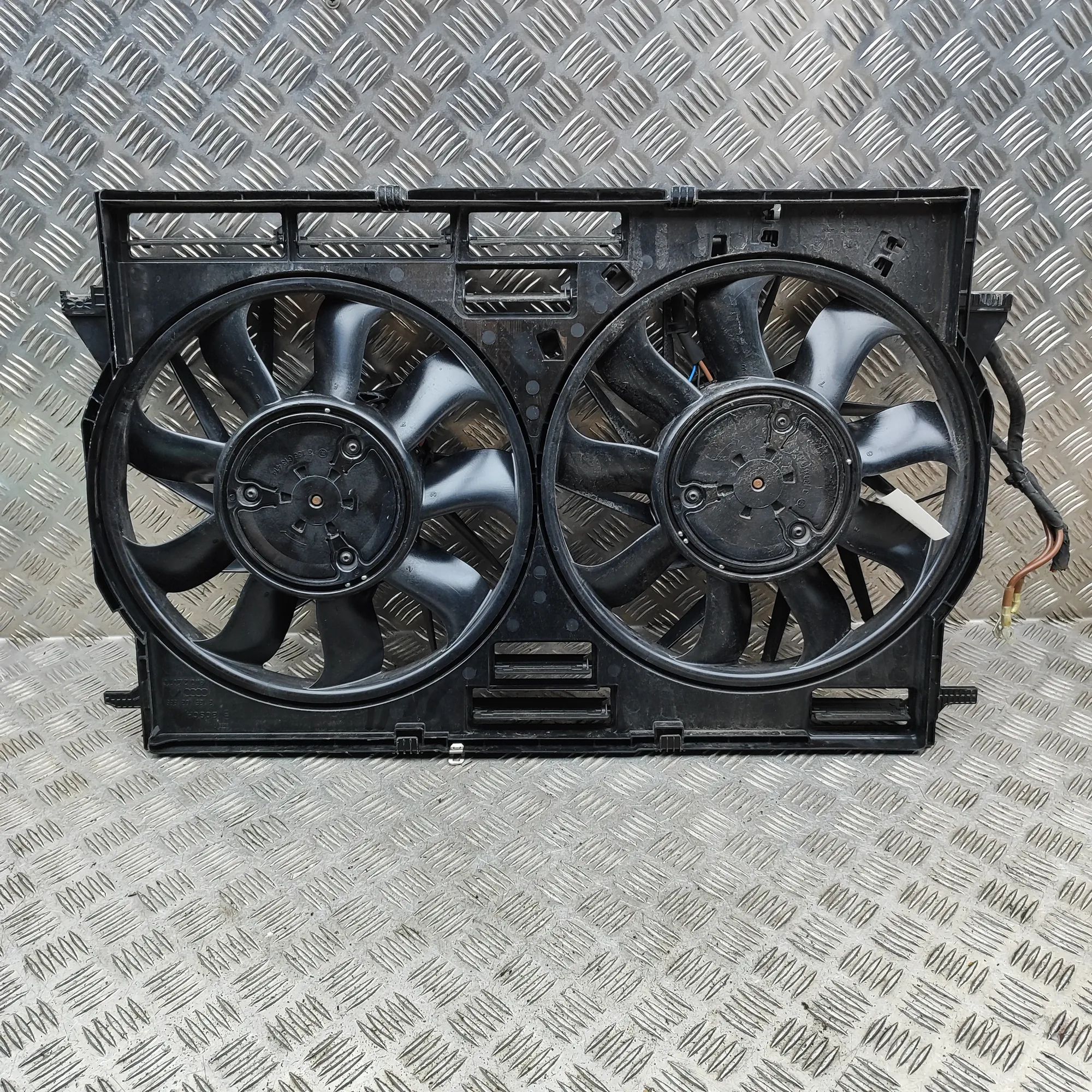 Volkswagen Touareg Engine Cooling Fan Shroud 8W0959455AB, 8W0121003D Engine Cooling Fan Shro...