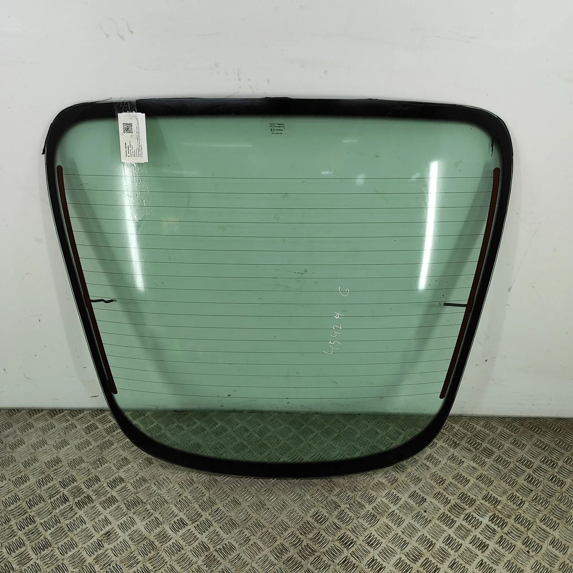 Rear Window glass Brand/Model: ASTON MARTIN DB7
Year: 1995
Engine...