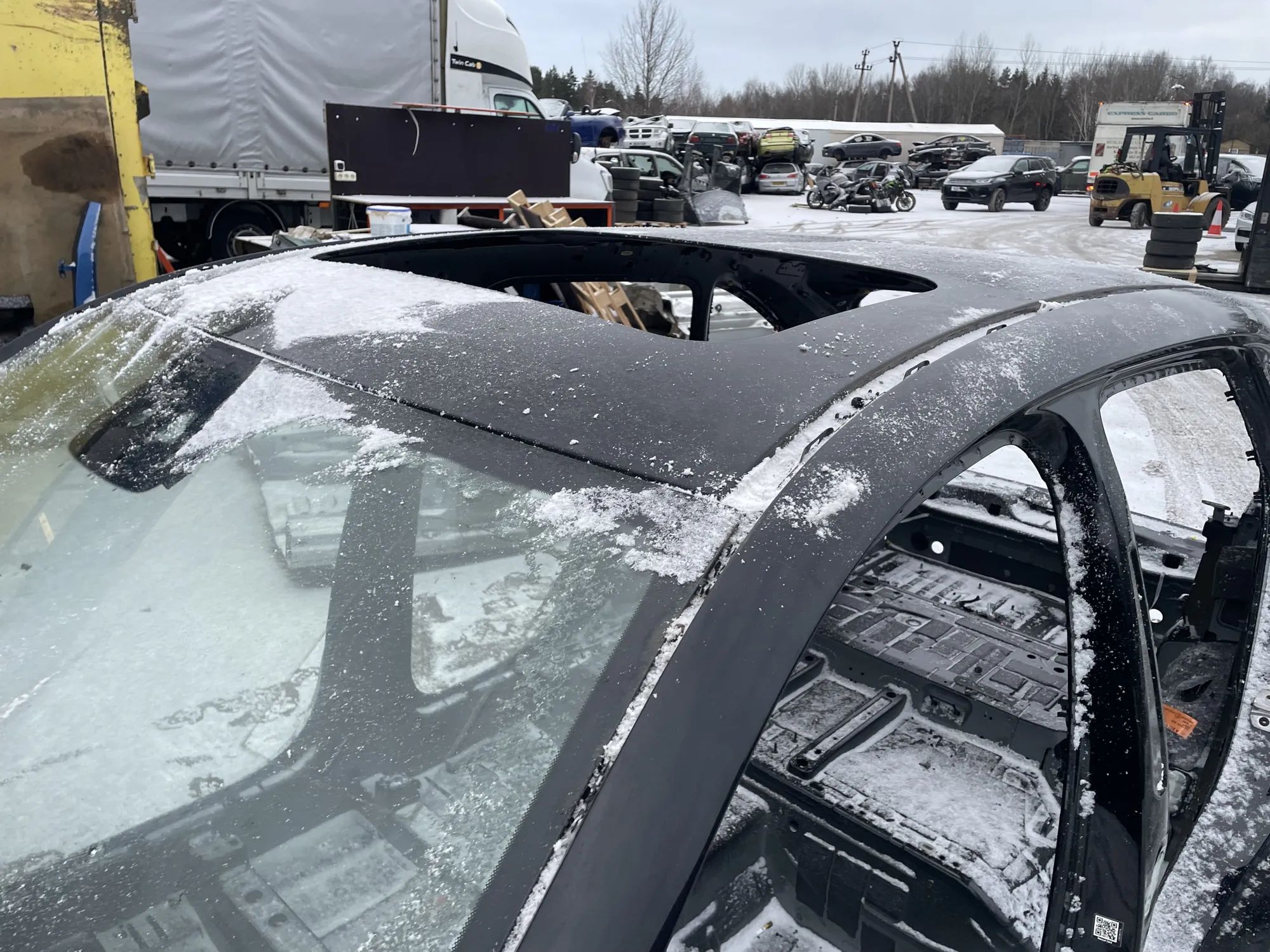 Mercedes-Benz EQC (N293) Roof Roof MERCEDES-BENZ EQC (2020-...)

Generation: ...