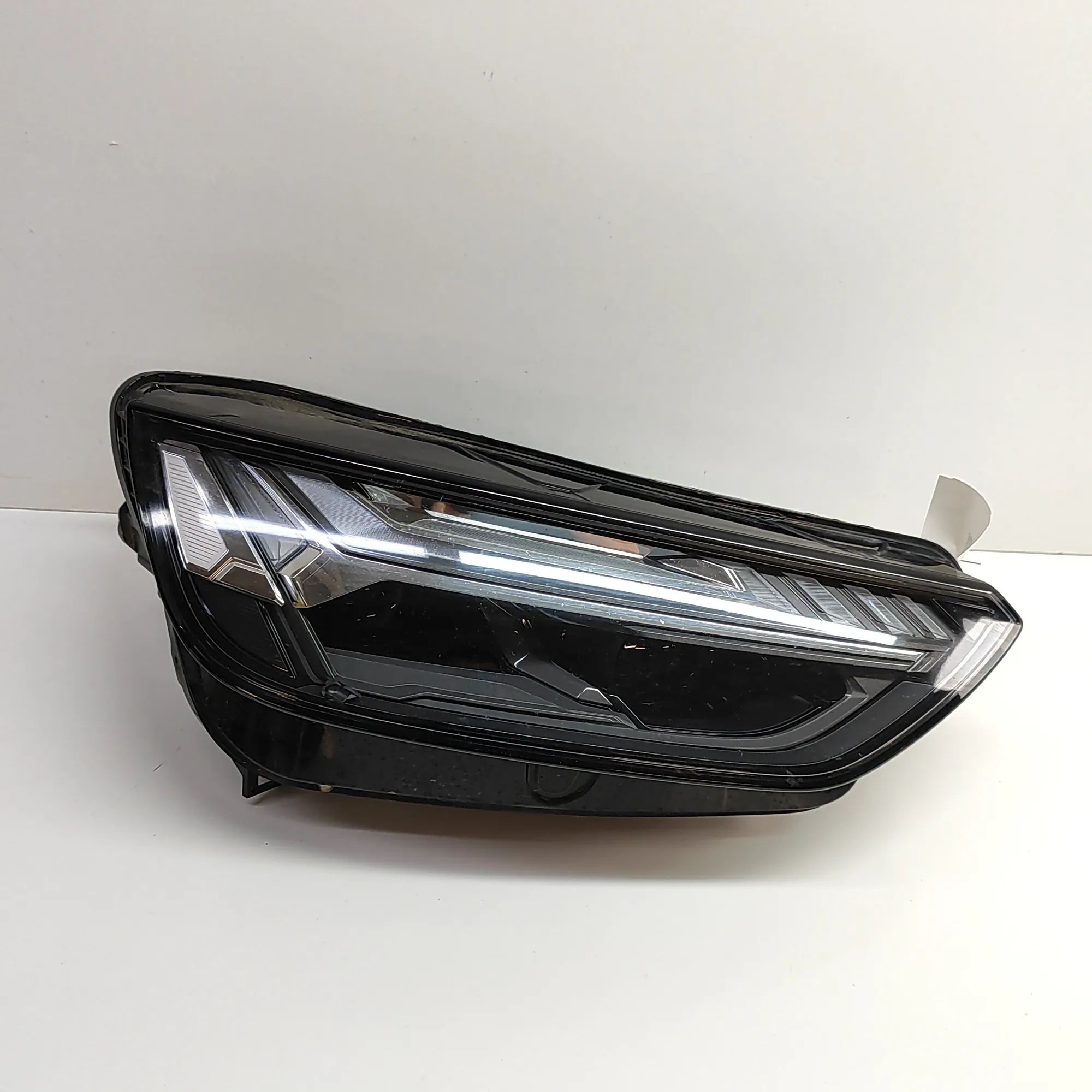 Audi Q5 (FY) Front Right Headlight 80A941036F Front Right Headlight AUDI Q5 (FY) (...