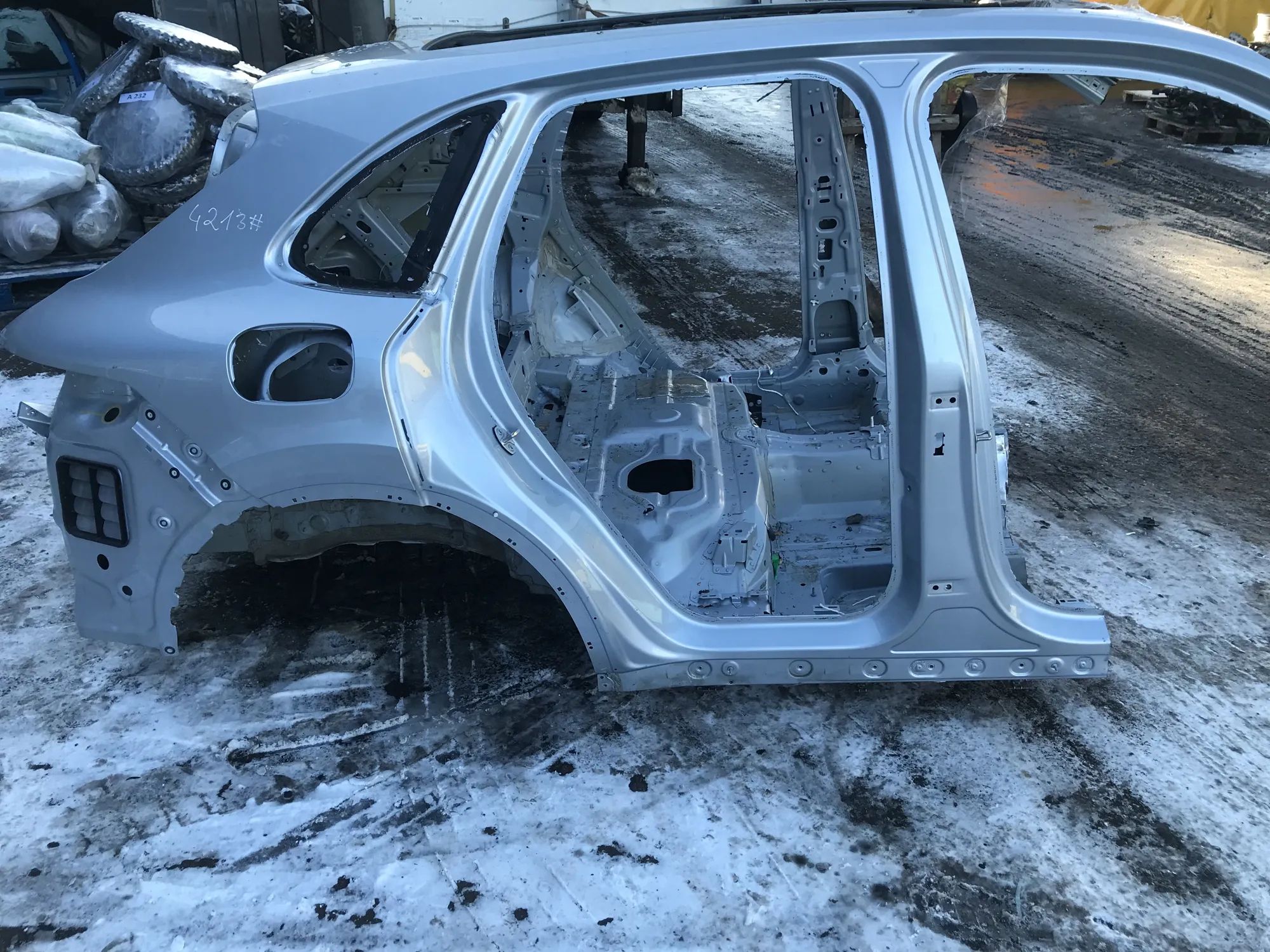 Porsche Cayenne Rear Right Quarter Panel Rear Right Quarter Panel PORSCHE CAYENNE (9Y0/9...