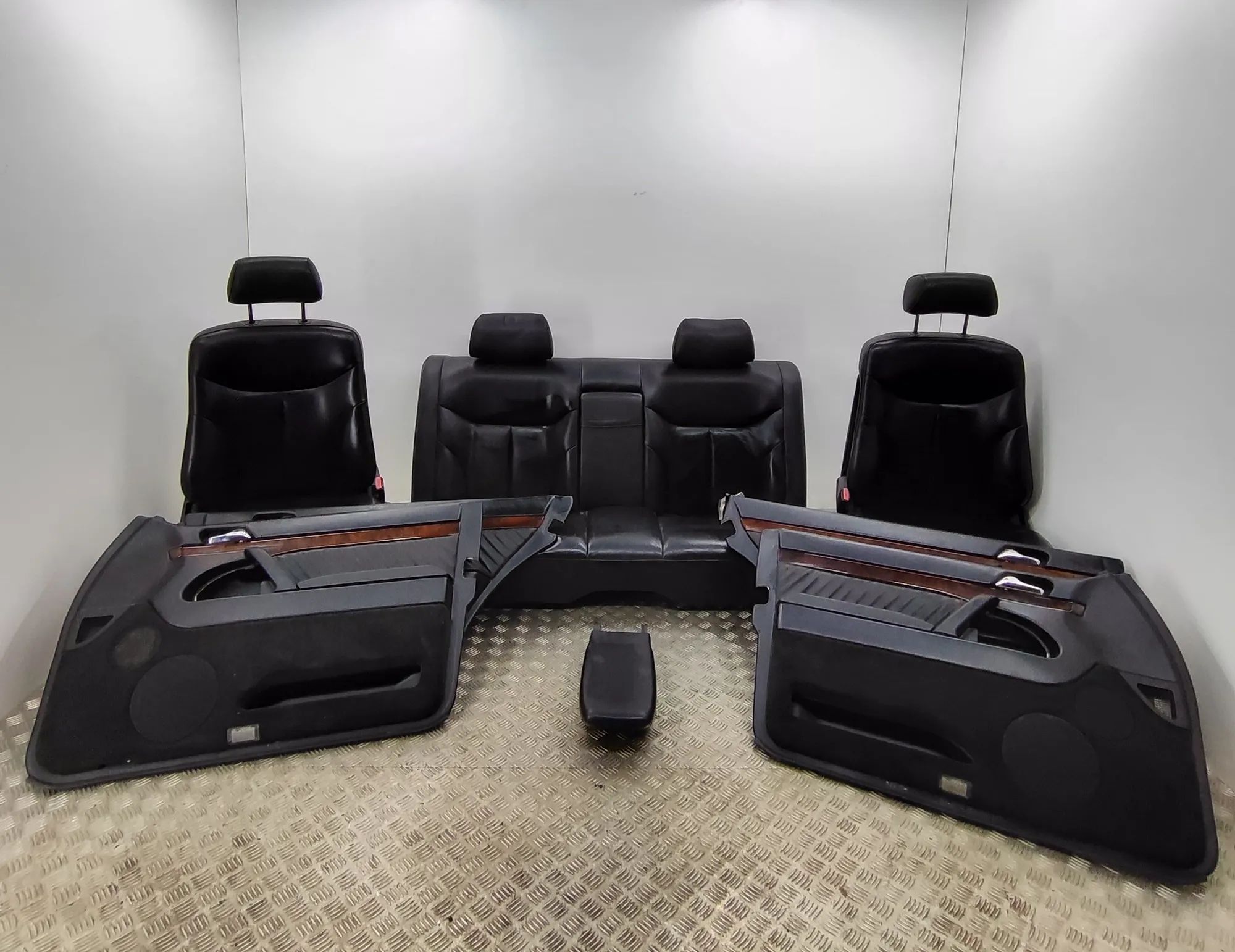Mercedes-Benz 200 - 500 / E (W124) Interior Seats W/ Door Cards Kit A1409200216 Interior Seats W/ Door Cards Kit ME...