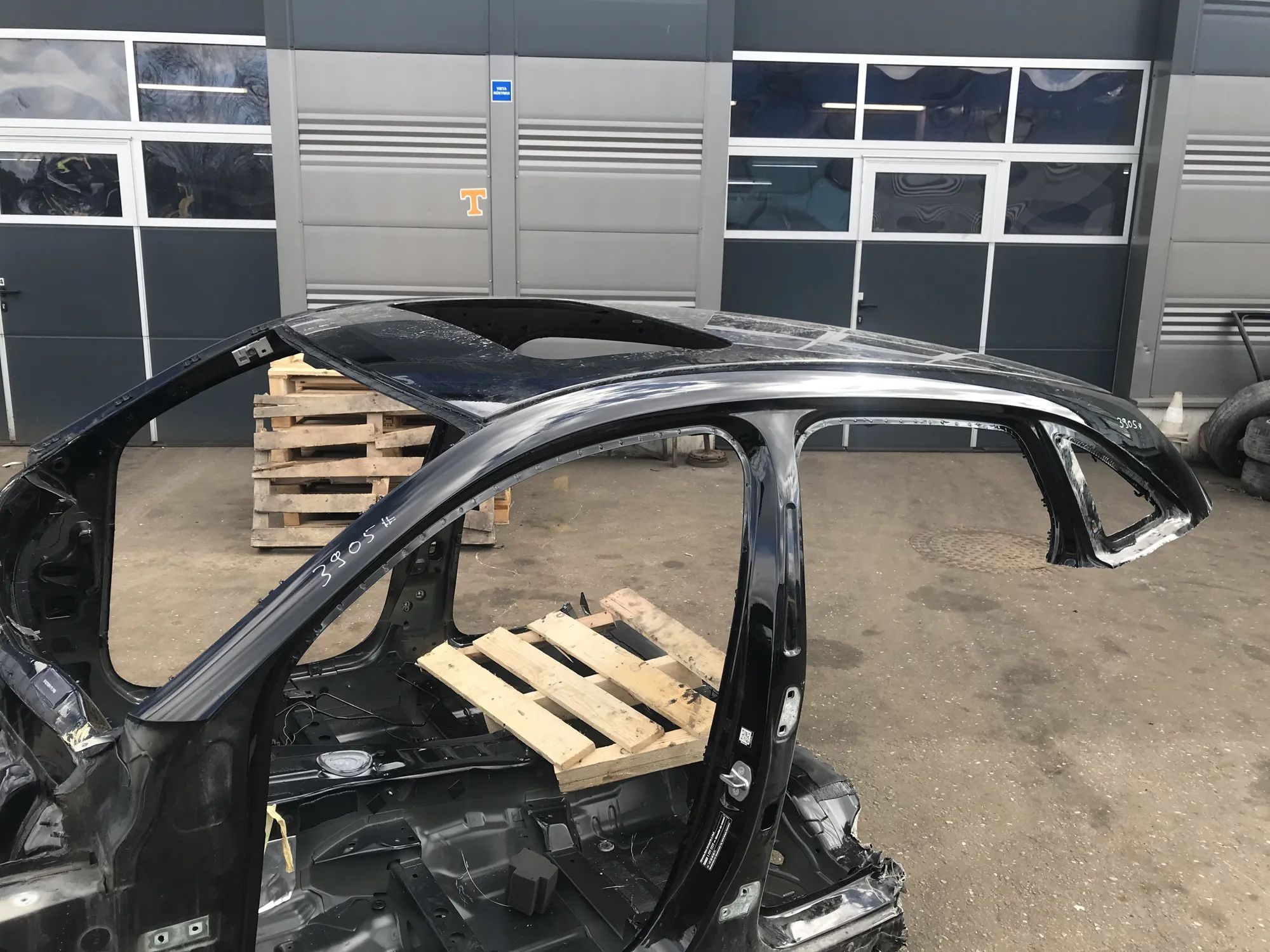Mercedes-Benz EQC (N293) Roof Roof MERCEDES-BENZ EQC (2020-...)

Generation: ...