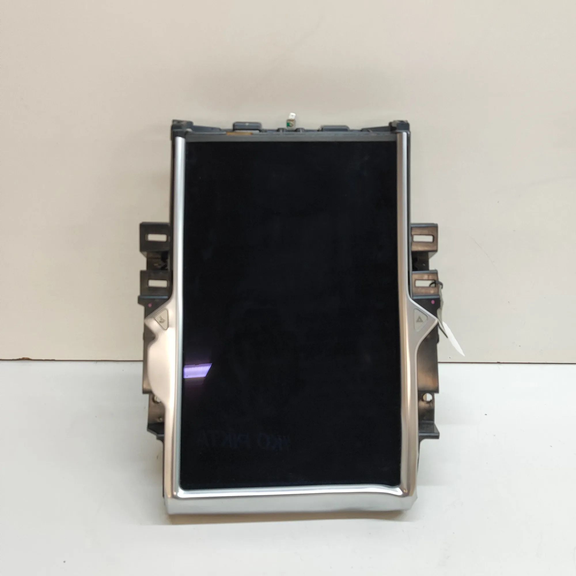 Tesla Model S Navigation Screen Display 1045006-03-E Navigation Screen Display TESLA MO...