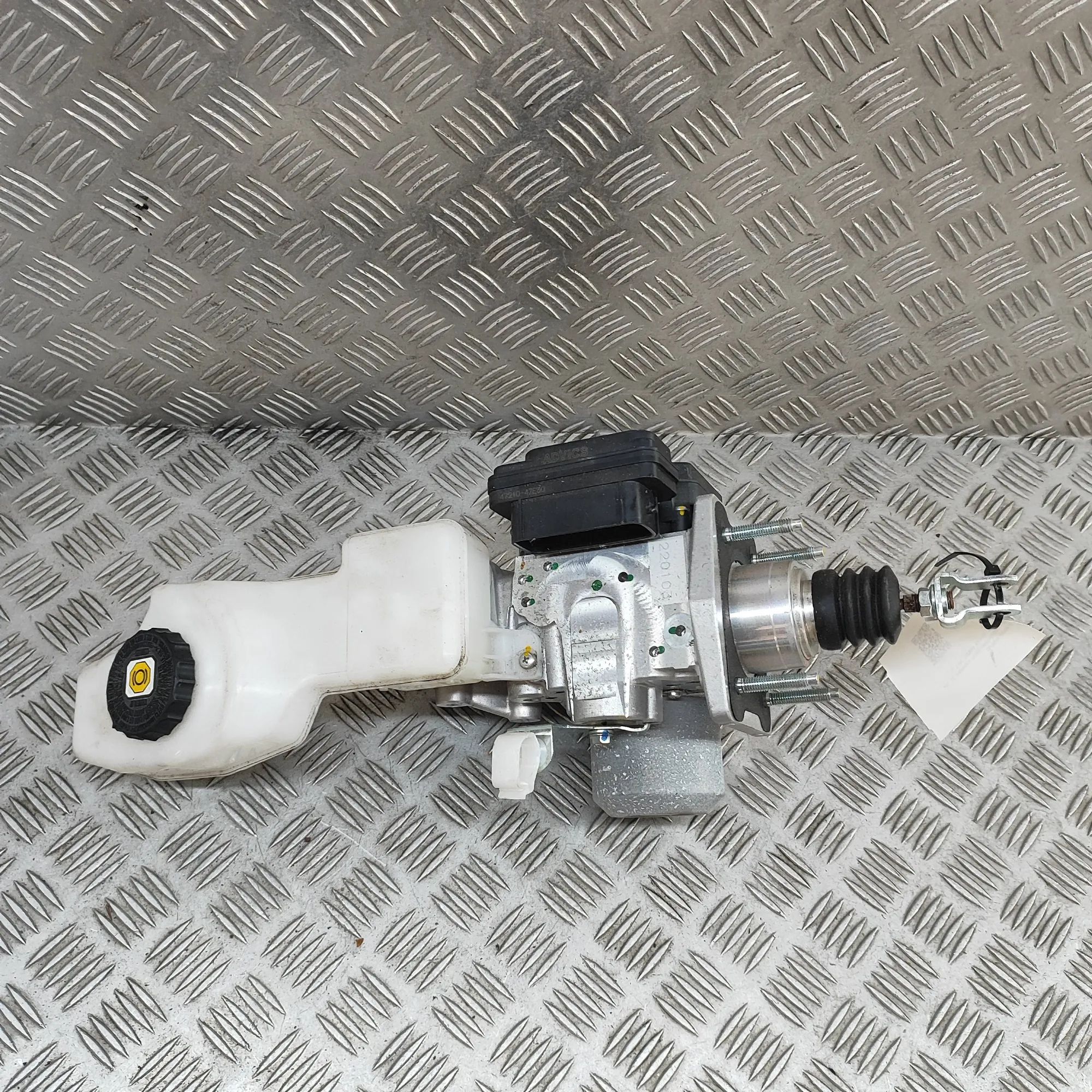 Toyota Prius Brake Servo Booster 47050-47L90, 47210-47E30 Brake Servo Booster TO...
