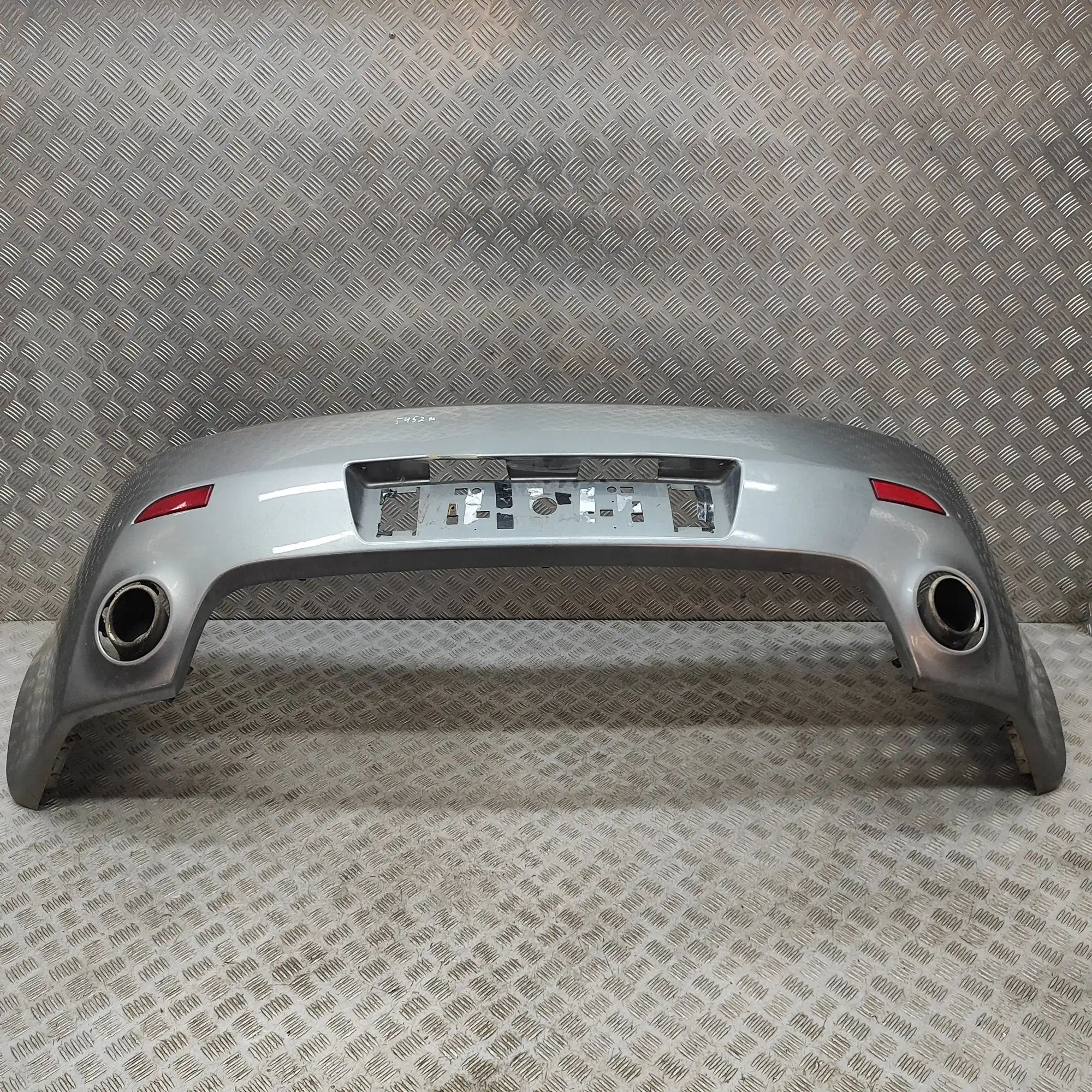 rear bumper Brand/Model: ASTON MARTIN VANTAGE
Year: 2006
En...
