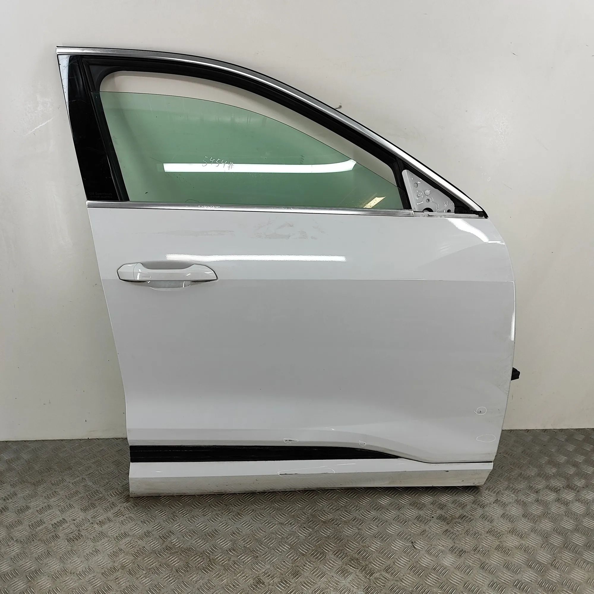 Audi Q8 Front Right Door 4KE831052B Front Right Door AUDI Q8 (E-TRON Spo...