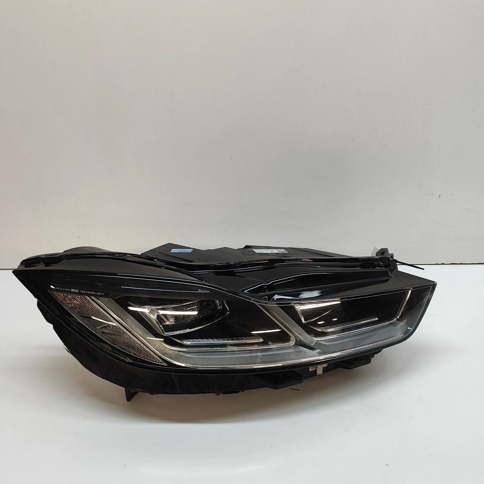 Jaguar I-Pace Front Right Headlight J9D3-13W029-HA Front Right Headlight JAGUAR I-P...