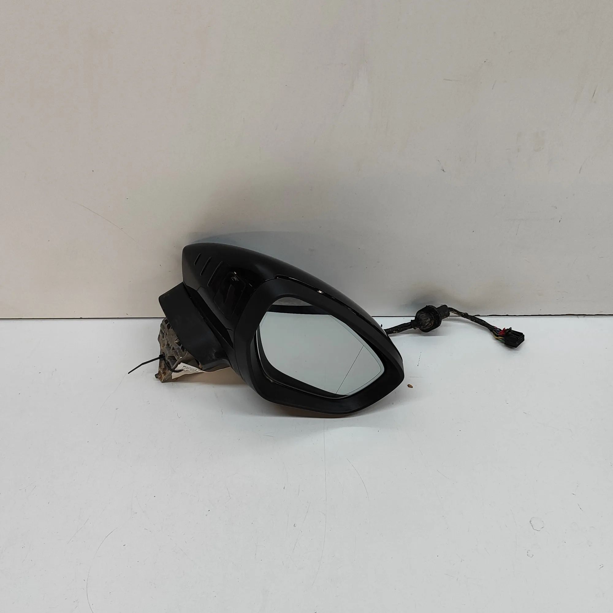 Audi A5 (B10) Right Side Wing Mirror 8B1857410N Right Side Wing Mirror AUDI A5 (Avan...