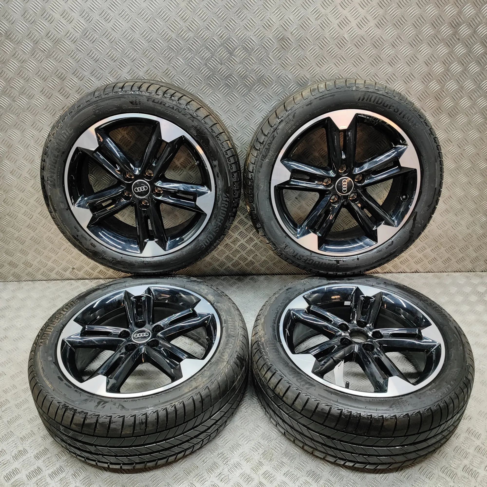 Audi Q2 (GA) Alloy Wheel Set 81A601025AM Alloy Wheel Set AUDI Q2 (GA) (2016-...