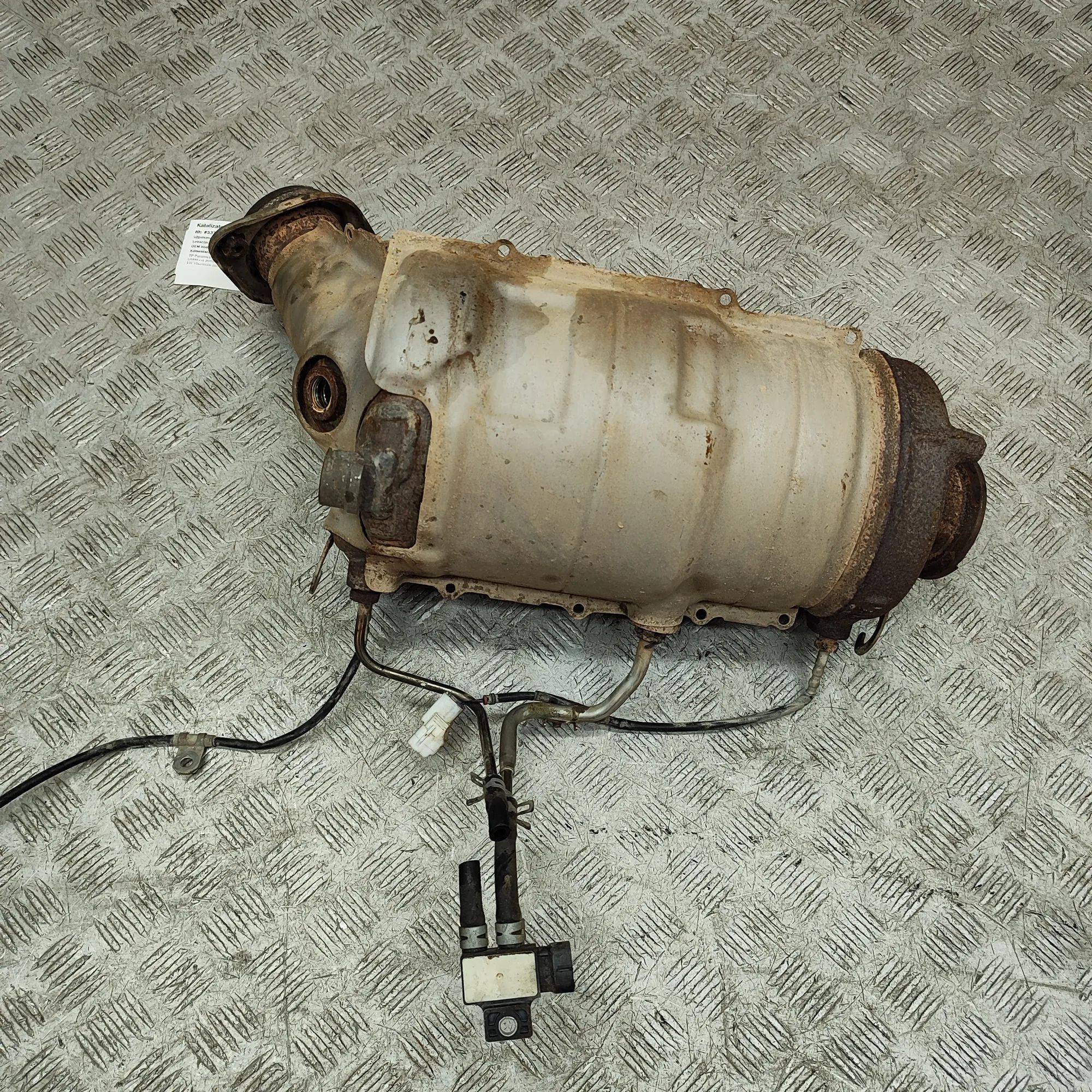 Toyota Land Cruiser 150 Catalyst Converter 25051-11070 Catalyst Converter TOYOTA LAND CRUI...