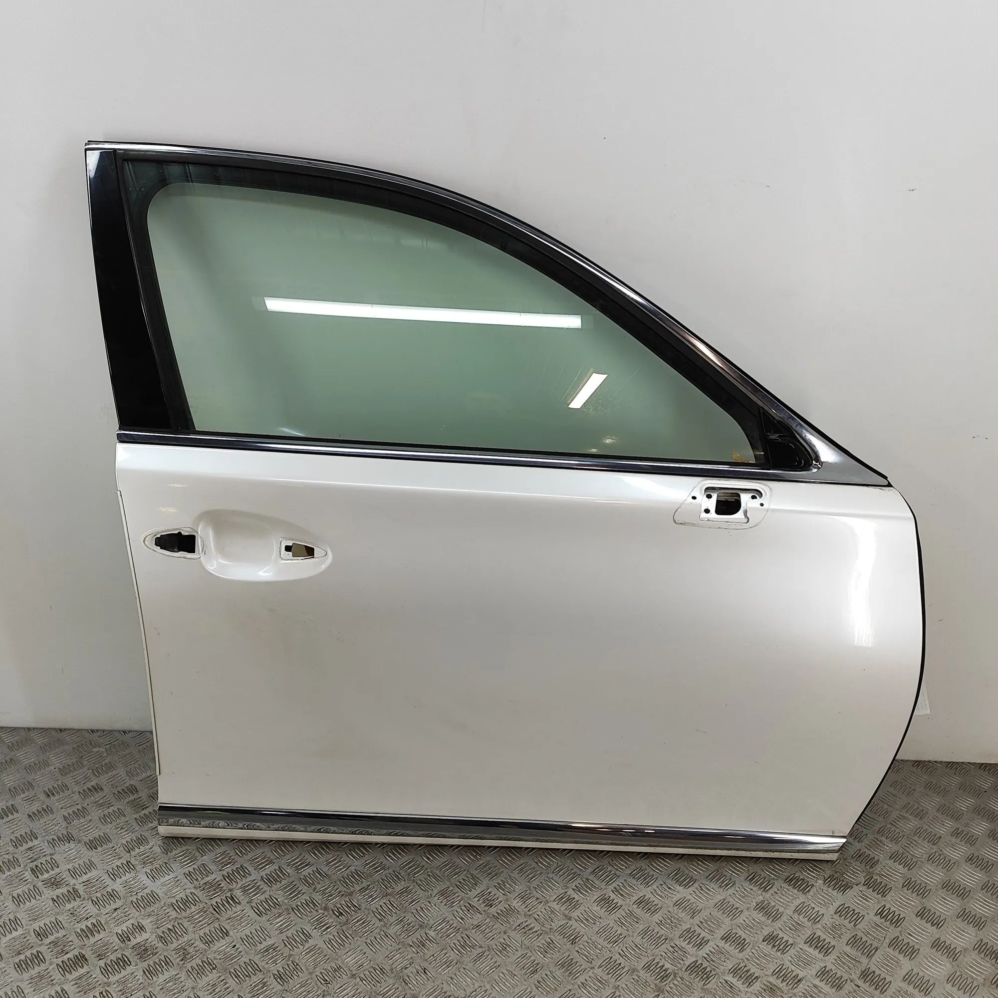 Lexus LS Front Right Door 67001-50121 Front Right Door LEXUS LS (_F4_) (2...