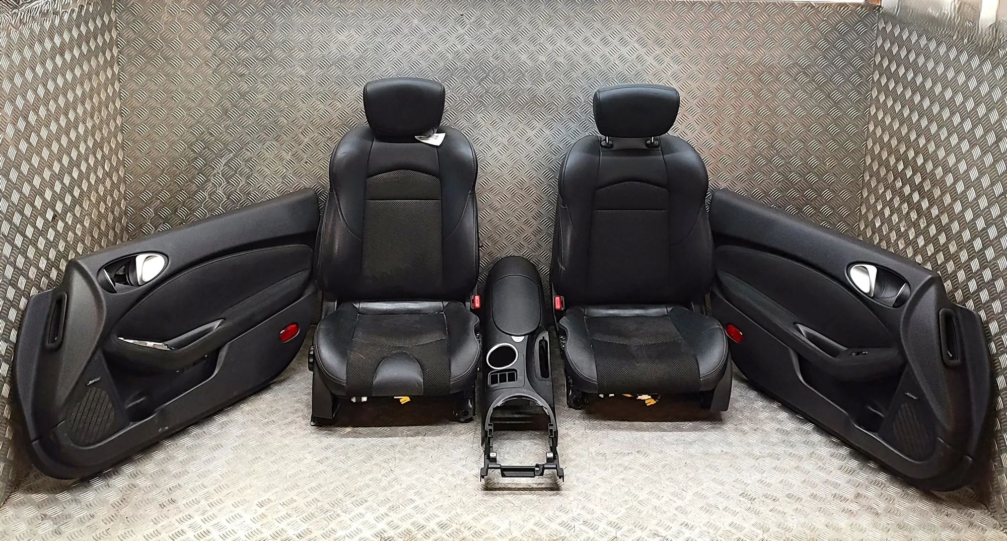 Nissan 370Z Interior Seats W/ Door Cards Kit 87301-1EE4A, 87350-1EE1A, 87601-1EB3A, 87601-1E...