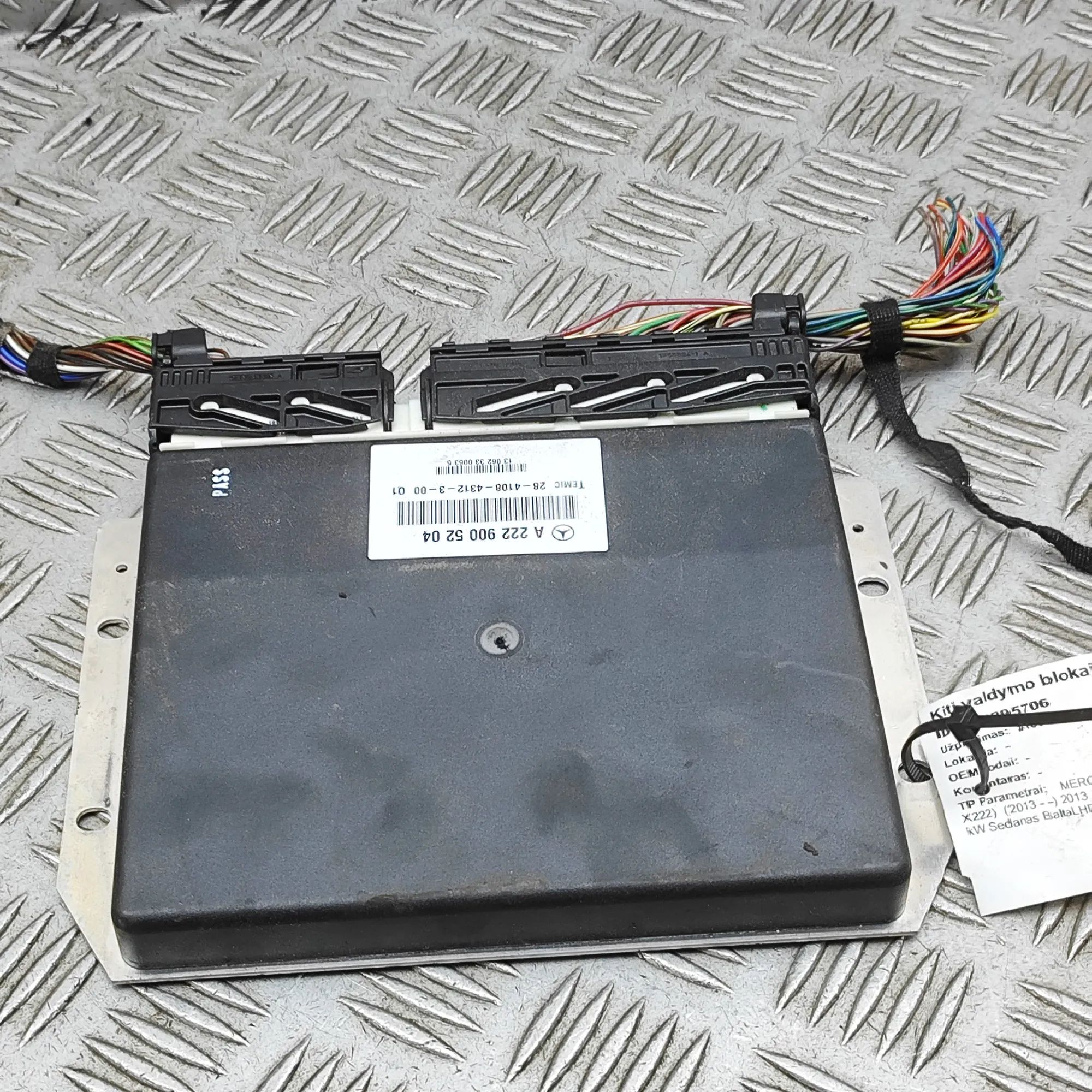 Mercedes-Benz A (W176) Dynamic Suspension Control Module A2229005204 Dynamic Suspension Control Module M...