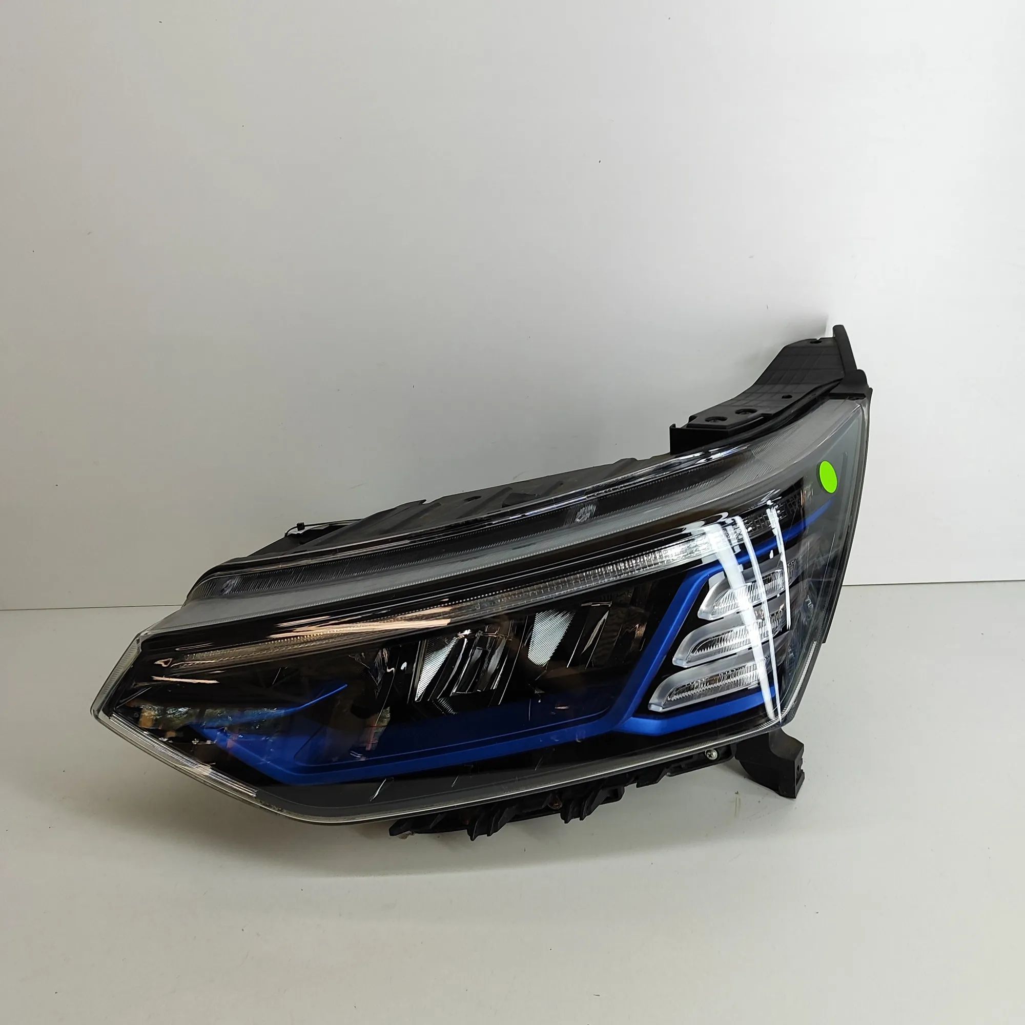 Ssangyong Korando Front Left Headlight 83101-39500 Front Left Headlight SSANGYONG KORA...