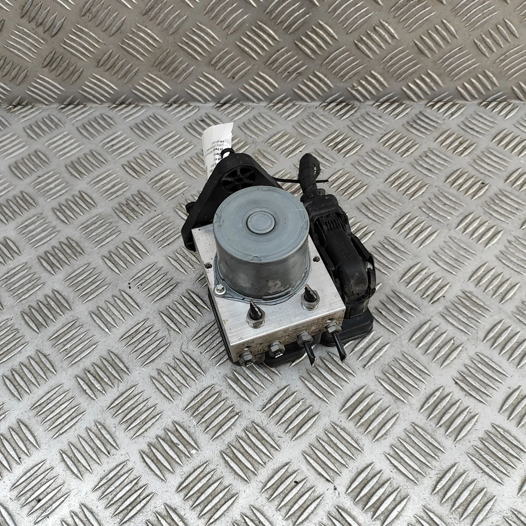 Mercedes-Benz G (W463) ABS hydraulic pump A1904300700 ABS Pump MERCEDES-BENZ AMG (GT C190...