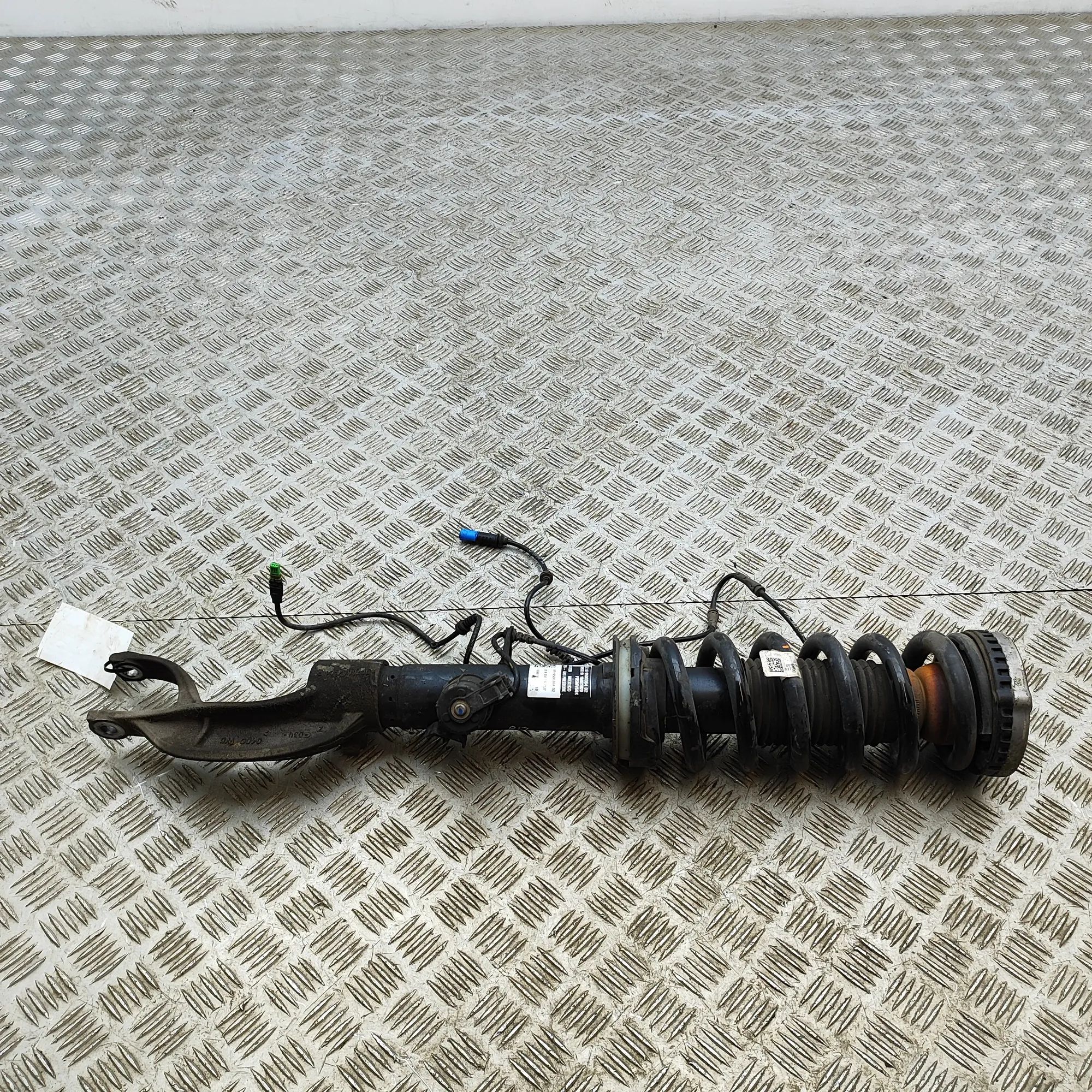 BMW X6 (G06) Front Right Shock Absorber 16997810, 9500364 Front Right Shock Absorber BM...
