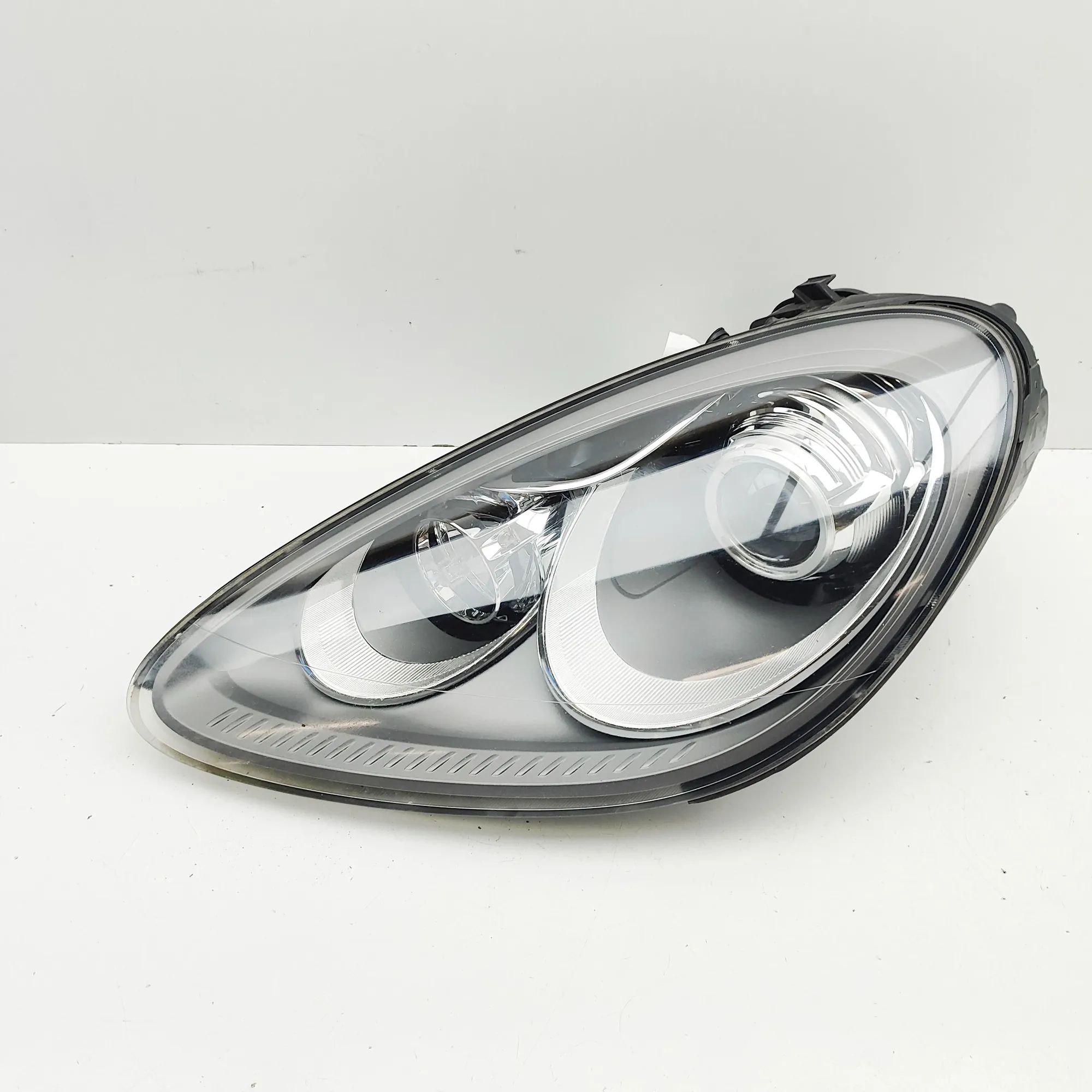 Porsche Cayenne Front Left Headlight 7P5941031CE Front Left Headlight PORSCHE CAYENN...