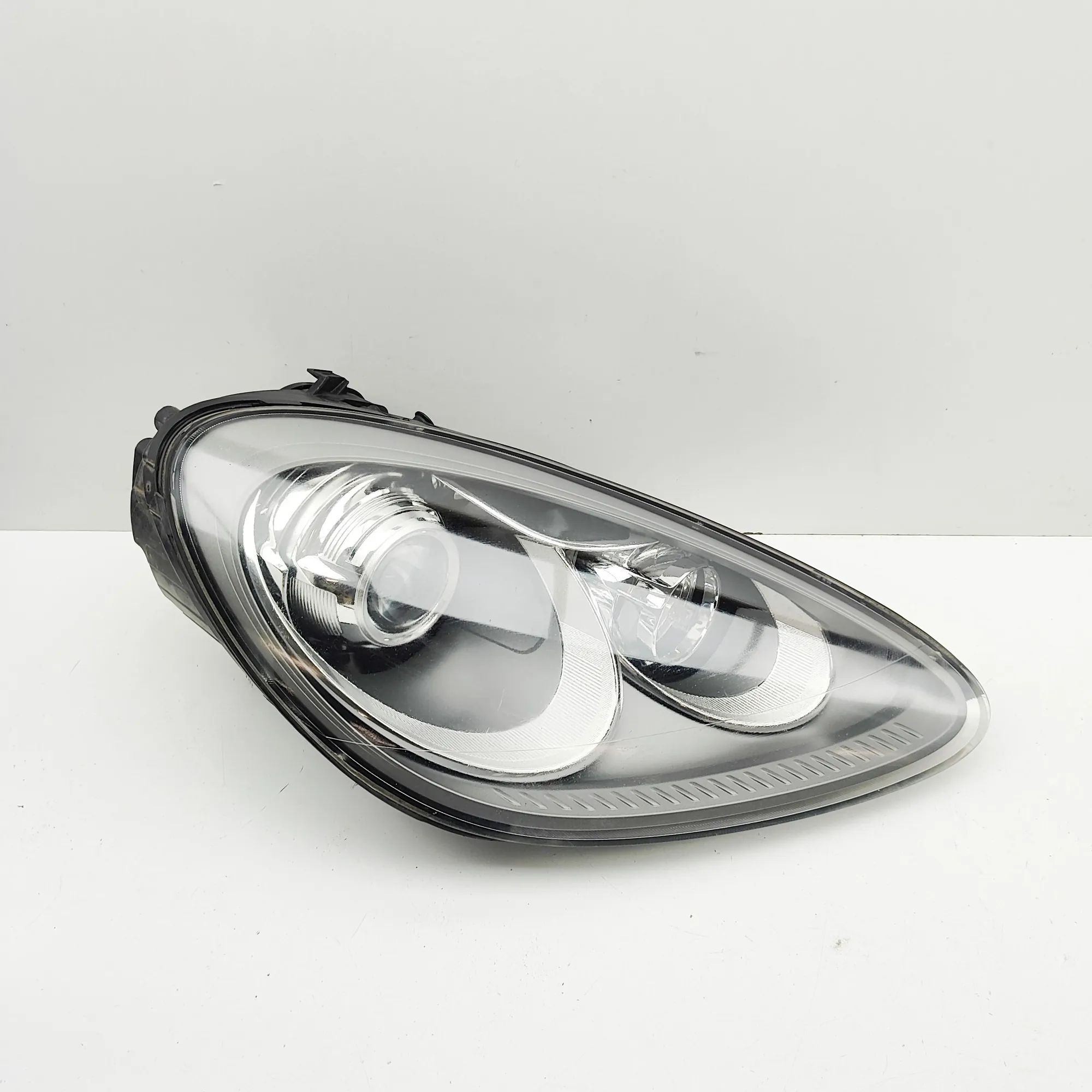 Porsche Cayenne Front Right Headlight 7P5941032CE Front Right Headlight PORSCHE CAYEN...