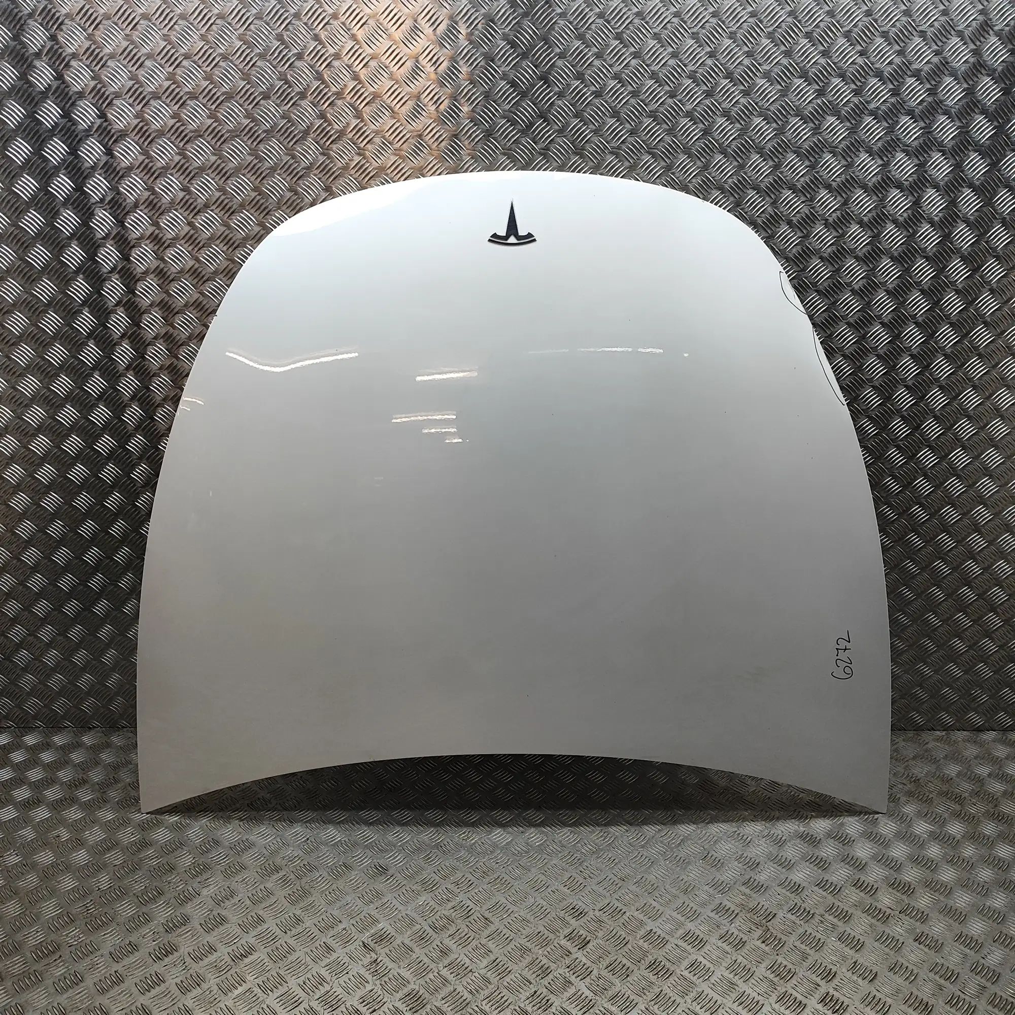 Tesla Model Y Bonnet Hood 1493370-EC-B Bonnet Hood TESLA MODEL Y (2019-.....