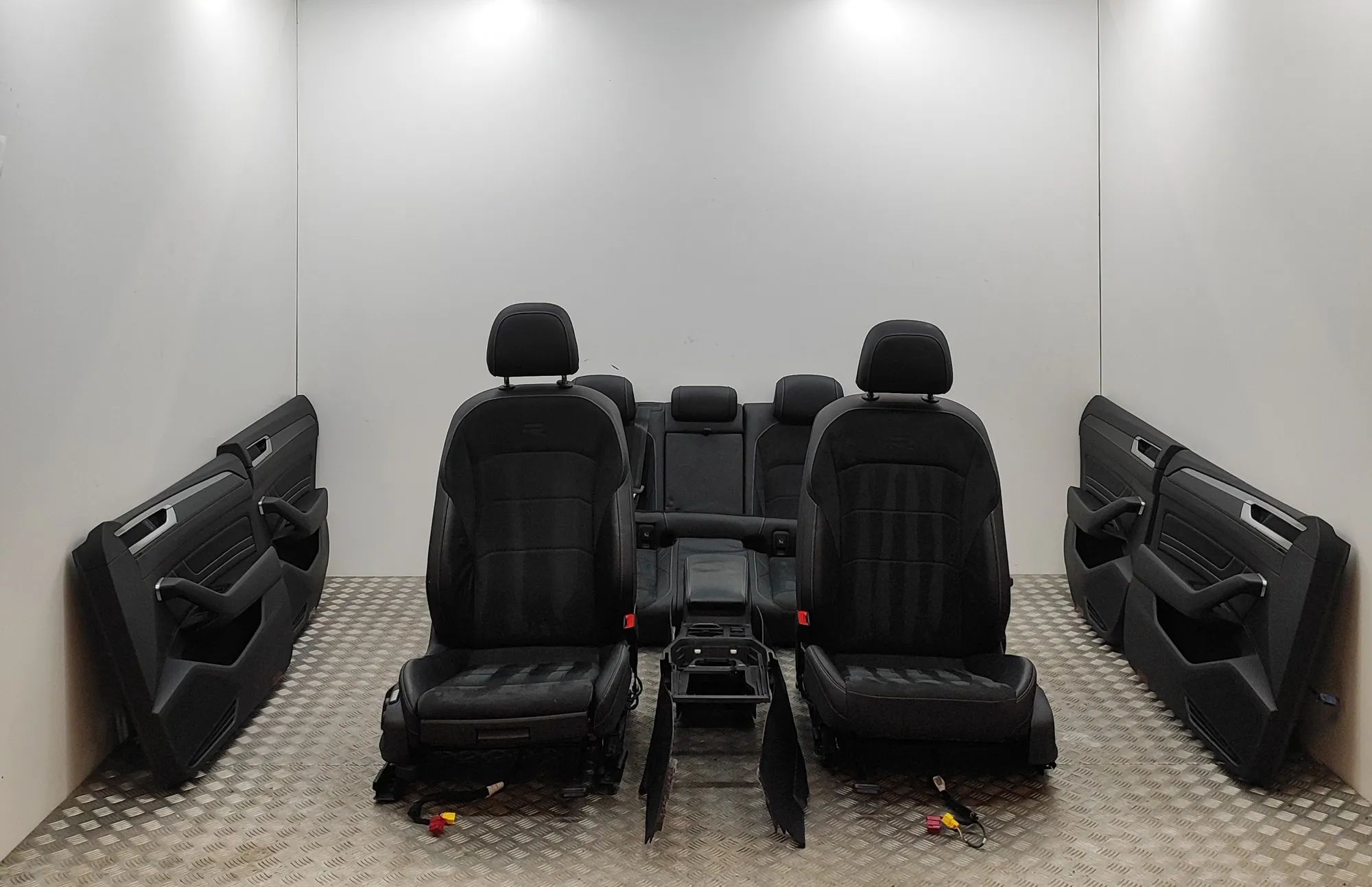 Volkswagen Arteon Interior Seats W/ Door Cards Kit 3G8867211E, 3G8867212E, 3G8867012BS, 3G8867011B...