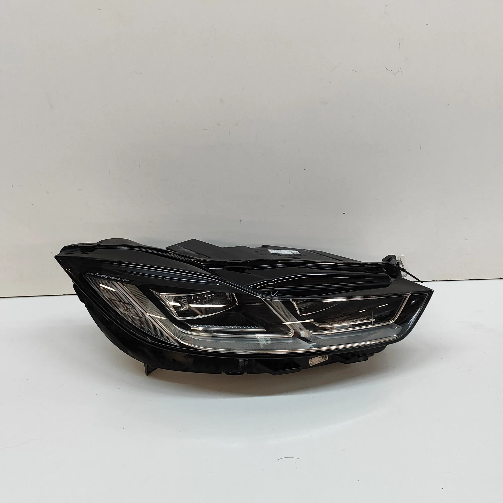 Jaguar I-Pace Front Right Headlight J9D3-13W029-EA Front Right Headlight JAGUAR I-P...