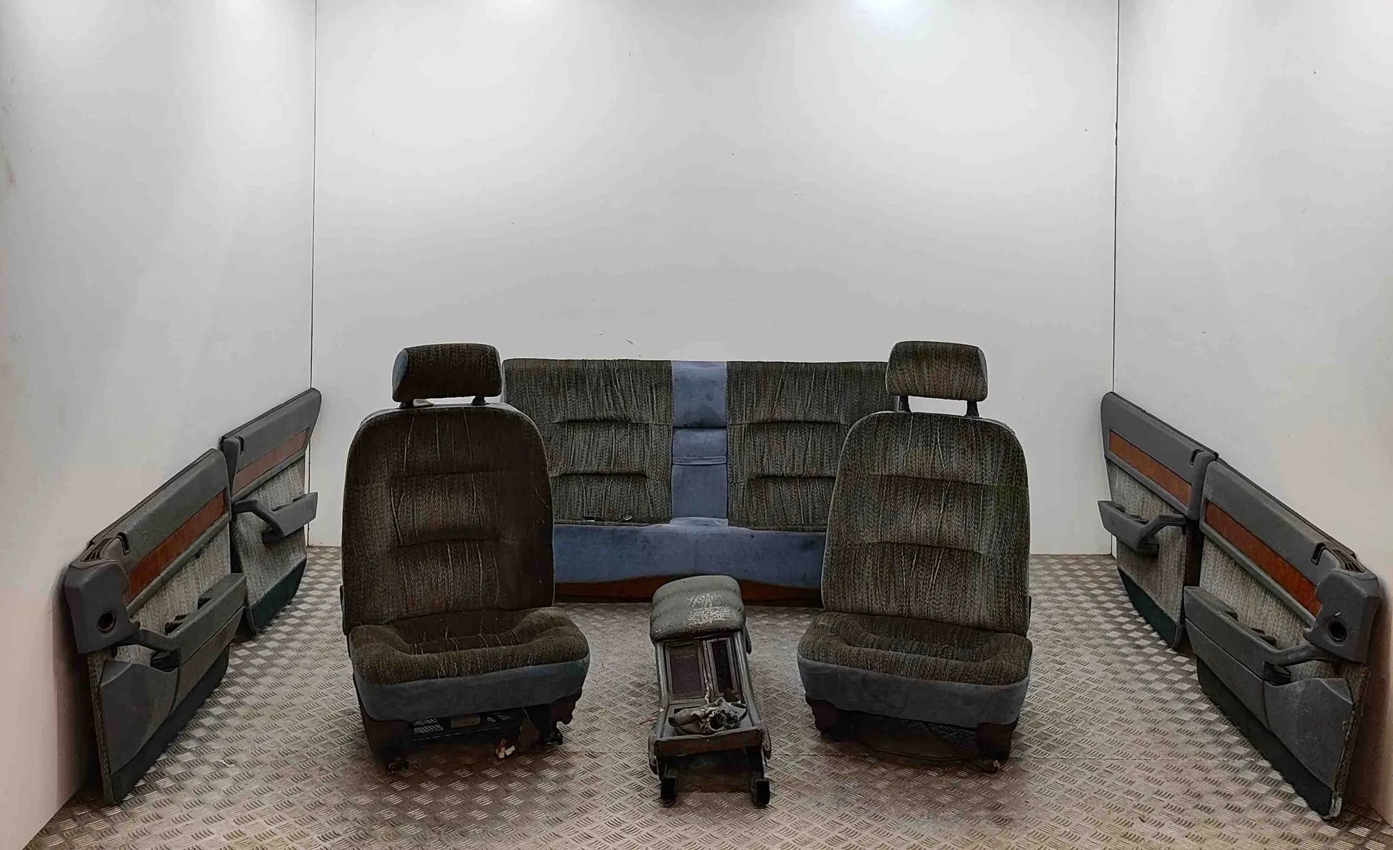 Maserati Biturbo (2, 4, Spyder, Karif) Interior Seats W/ Door Cards Kit 326953258, 326950190, 326950189, 328950154, 328...