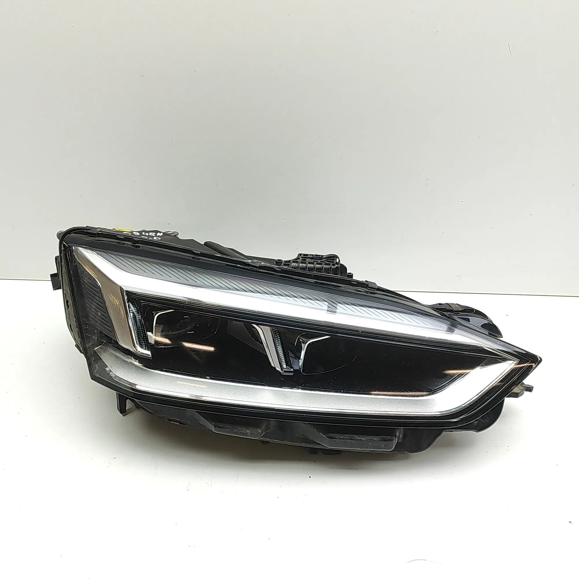 Audi A5 (B9) Front Right Headlight 7PP941572AC, 7PP941572A, 8W6941034E Front Right...