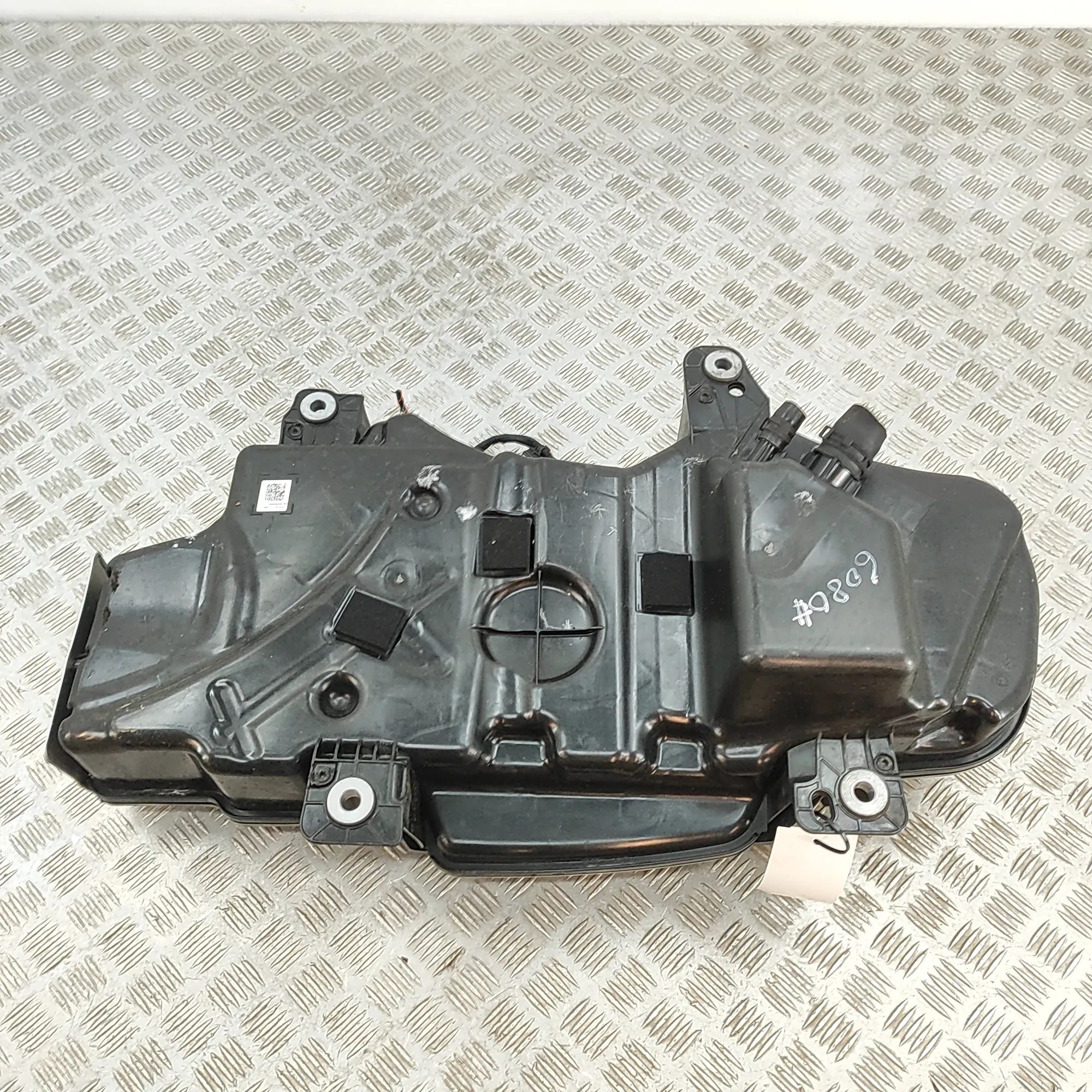 Audi Q5 (GU) Adblue säiliö 5WA131969, 0444040051, F01C25000H, 8MA131878B A...