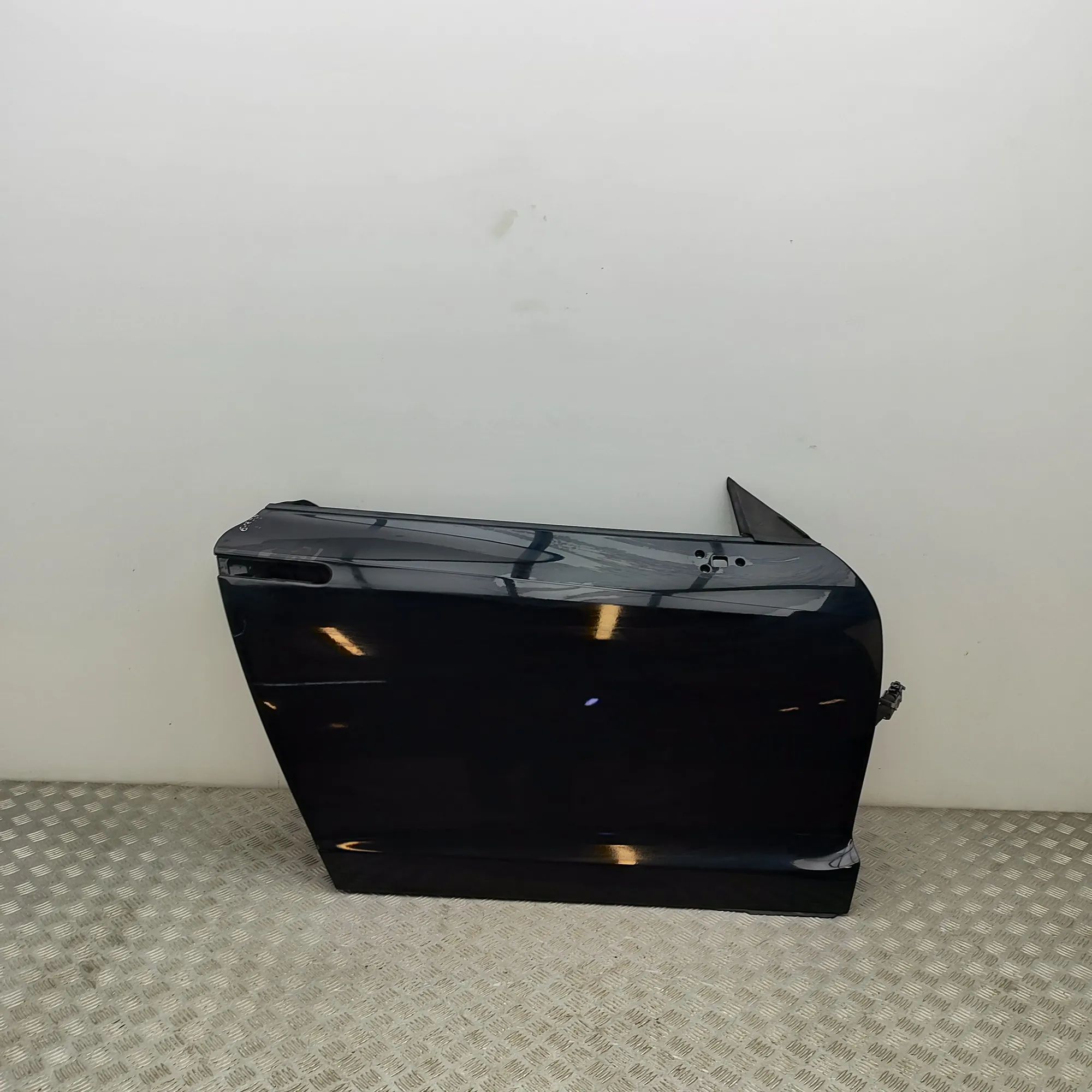 Nissan GT-R Front Right Door 80230-JF00A, H010M-JF0MA Front Right Door NISSA...