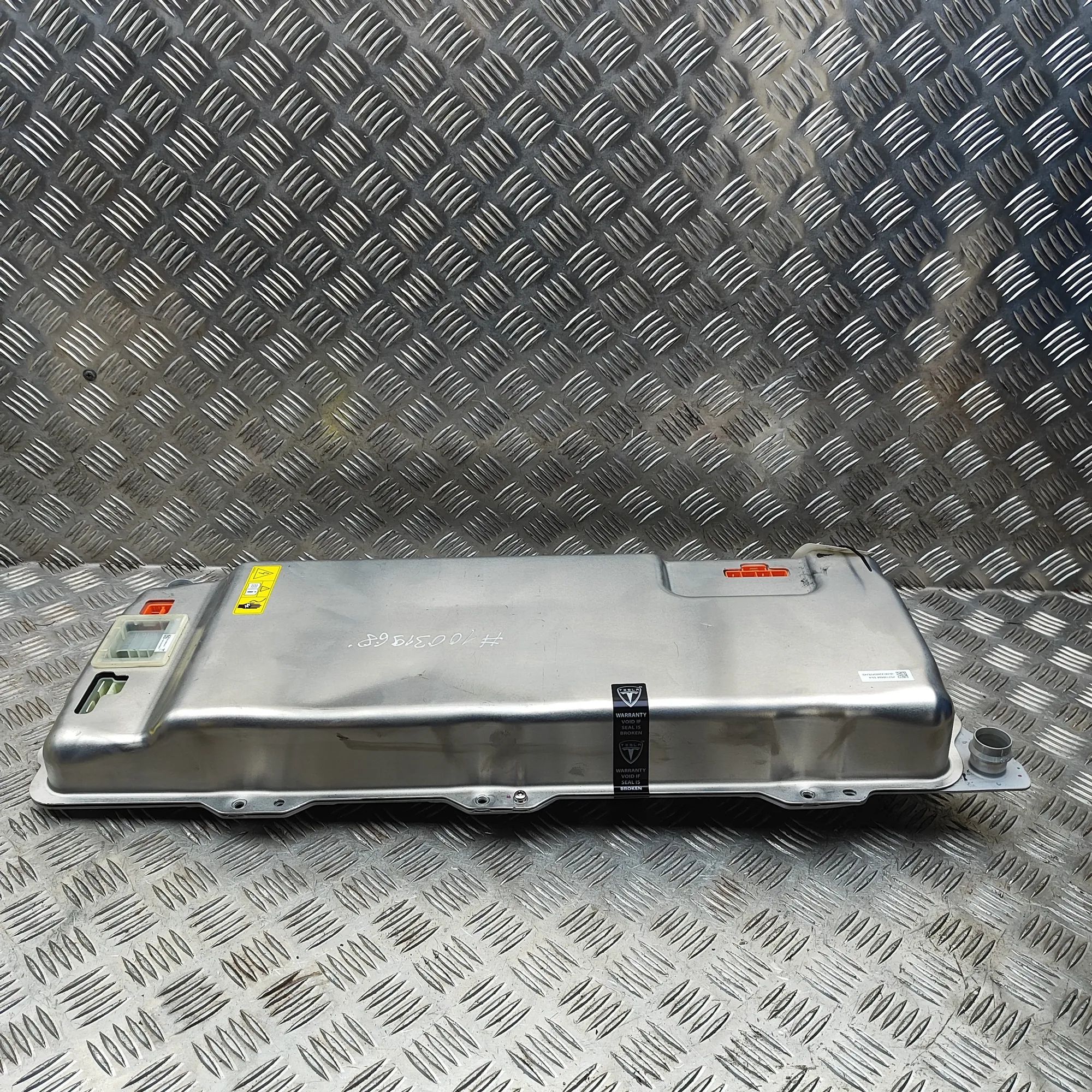 Tesla Model 3 Invertteri 1089849-00-C, 1518920-00-A, 1135558-55-A, 10932...