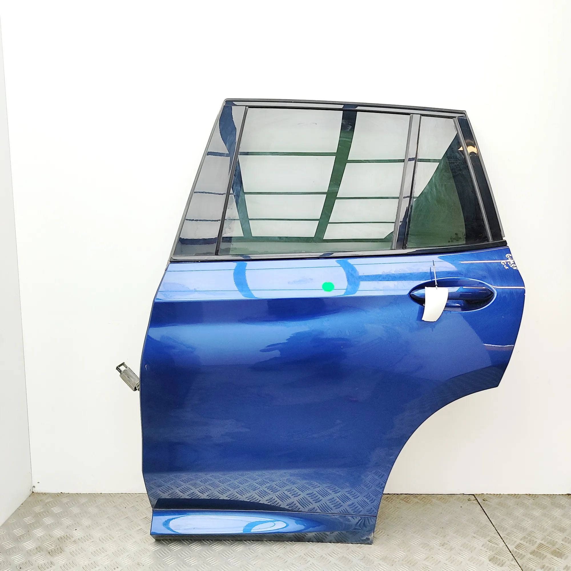 BMW X3 / iX3 (G01) Rear Left Door 7465533, 7486431 Rear Left Door BMW IX3 (G08) (...