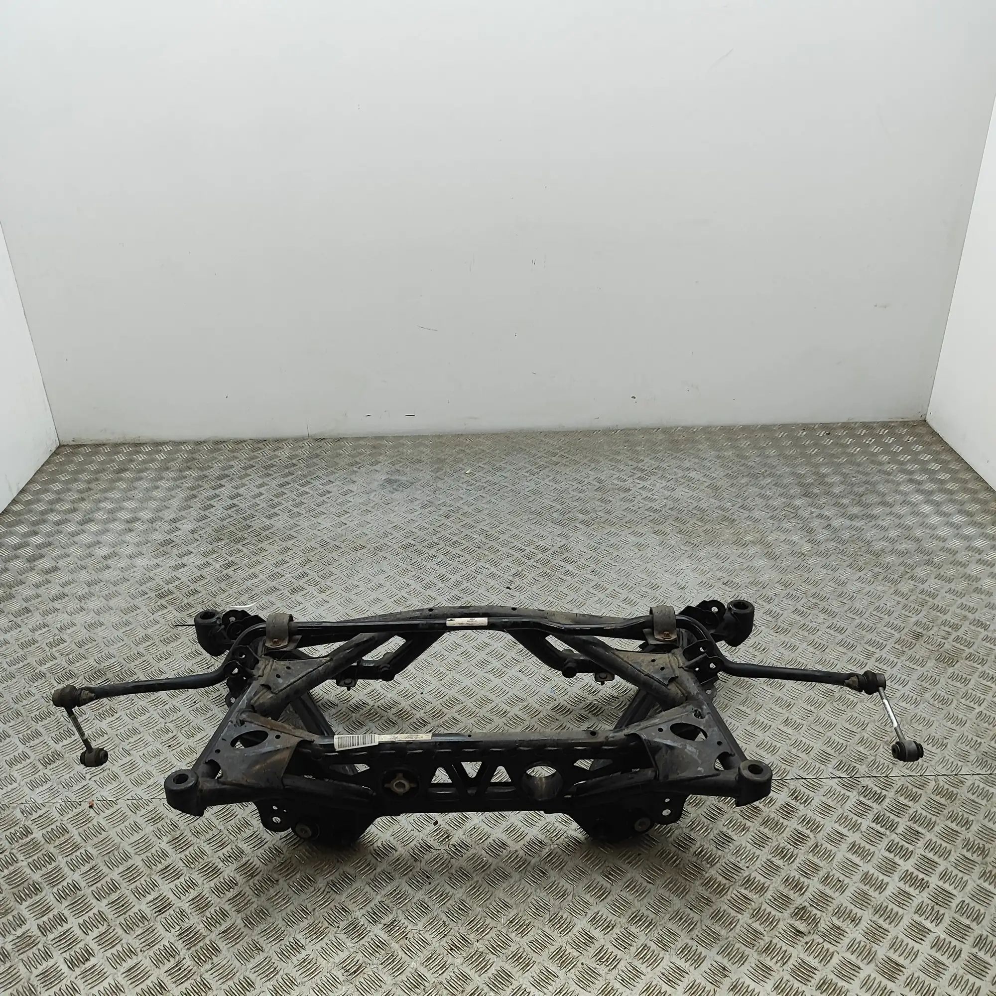 BMW 4 (F32 / F33 / F36) Rear subframe 8091428, 8746172, 8091444 Rear Subframe BMW 4 S...
