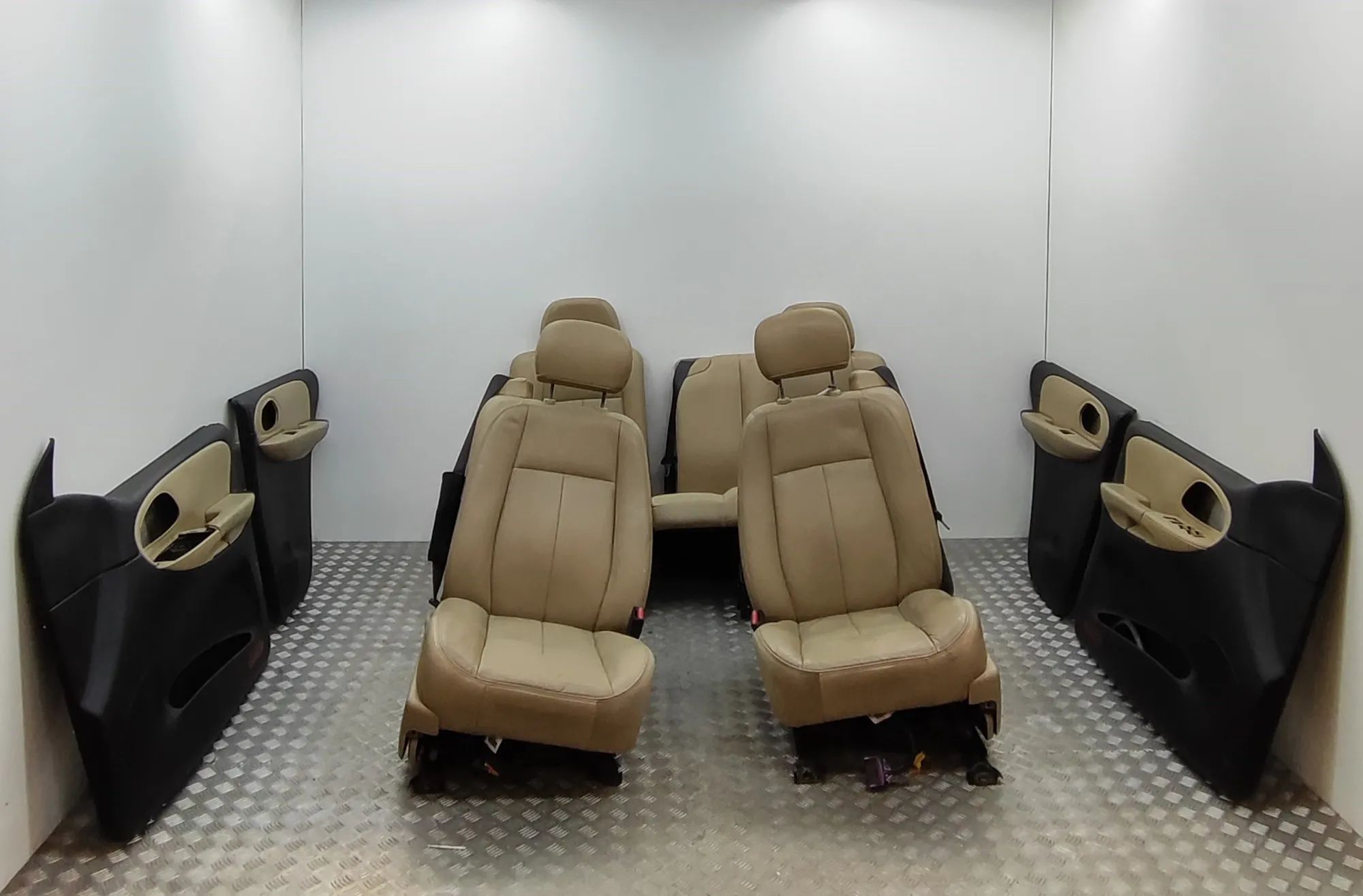 Chevrolet TrailBlazer Interior Seats W/ Door Cards Kit 89043458, 89043400, 25801136, 10395853, 2581104...