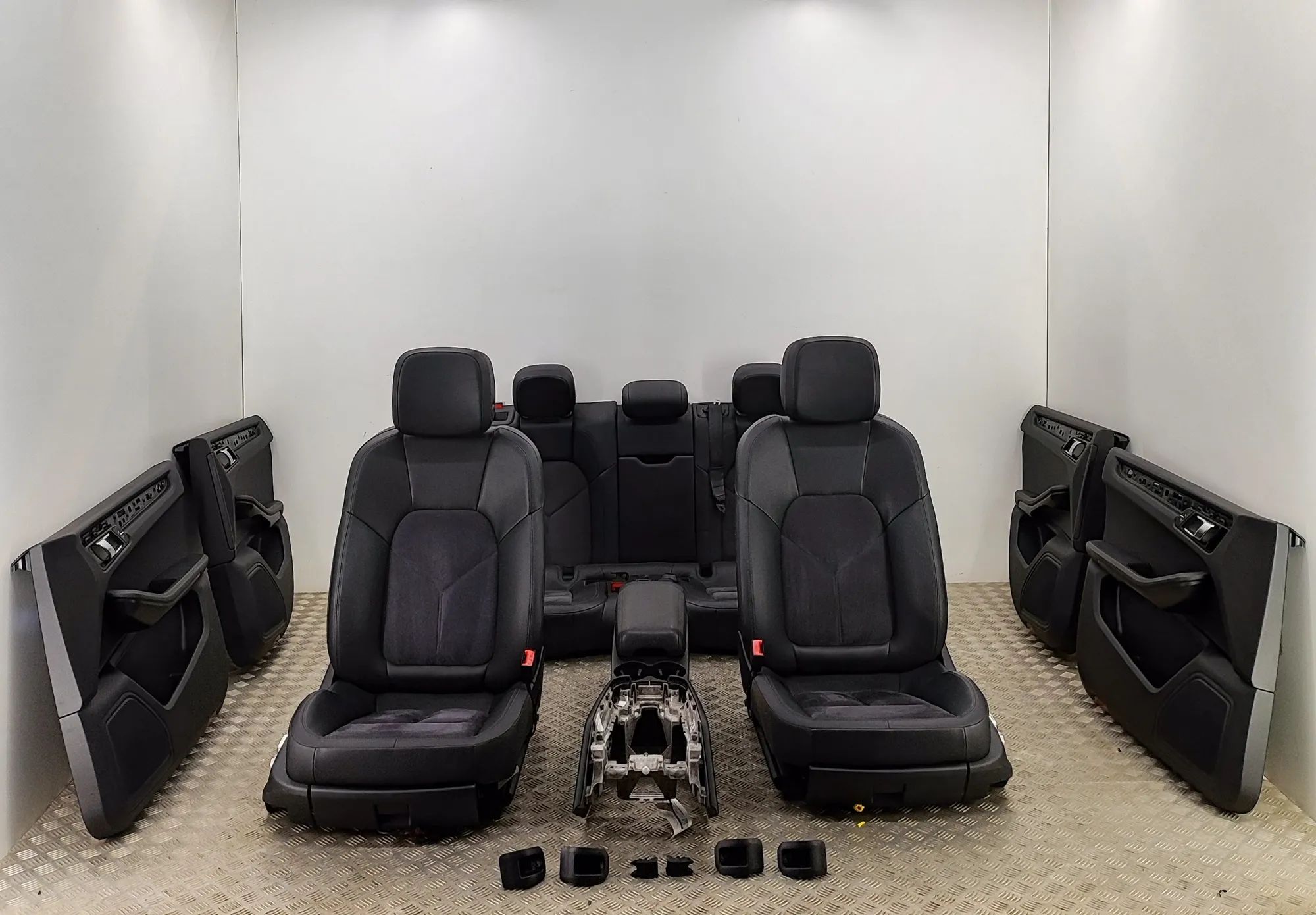 Porsche Macan Interior Seats W/ Door Cards Kit