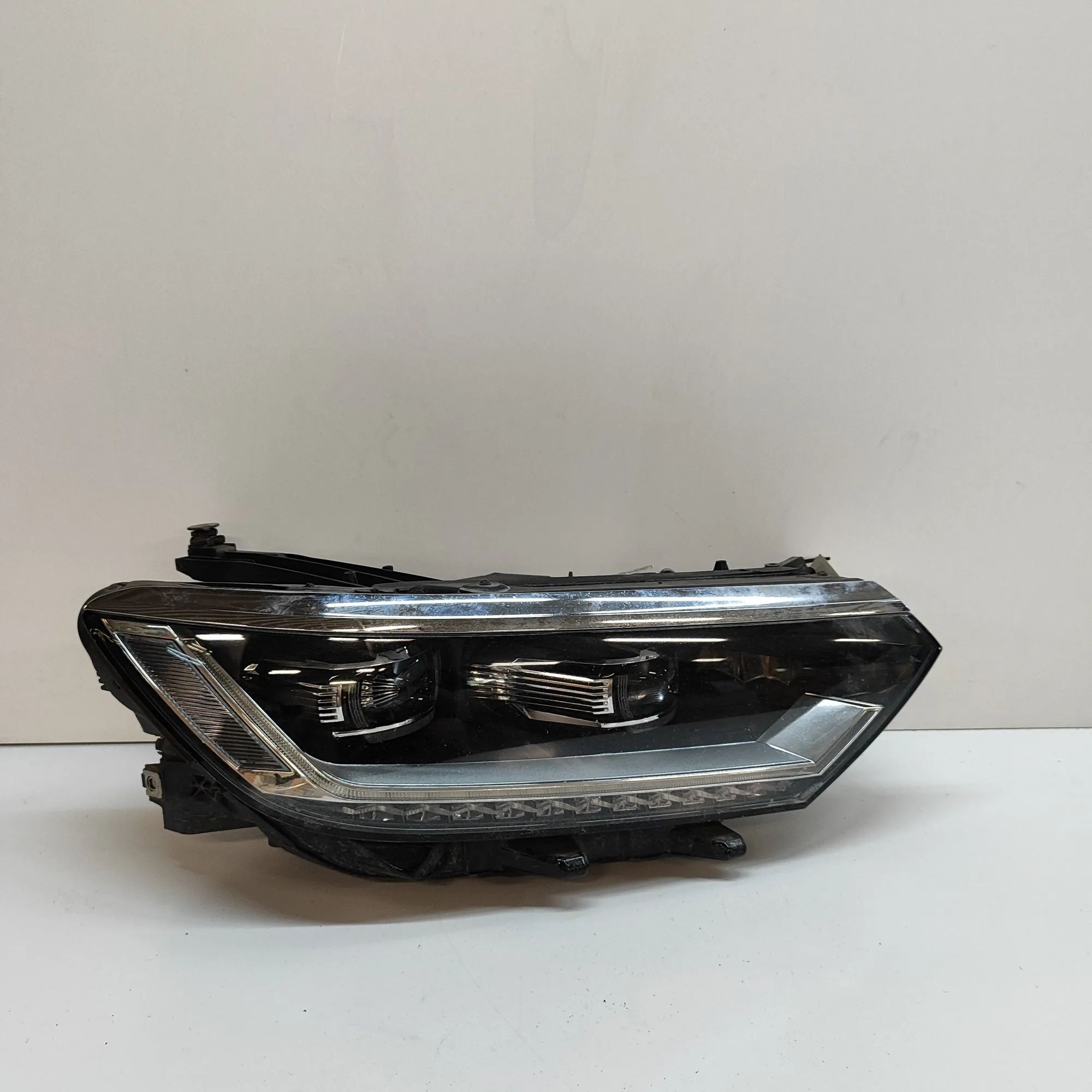Volkswagen Passat (B8) Front Right Headlight 7PP941572AB, 3G1941082T, 3G0941329 Front Right ...