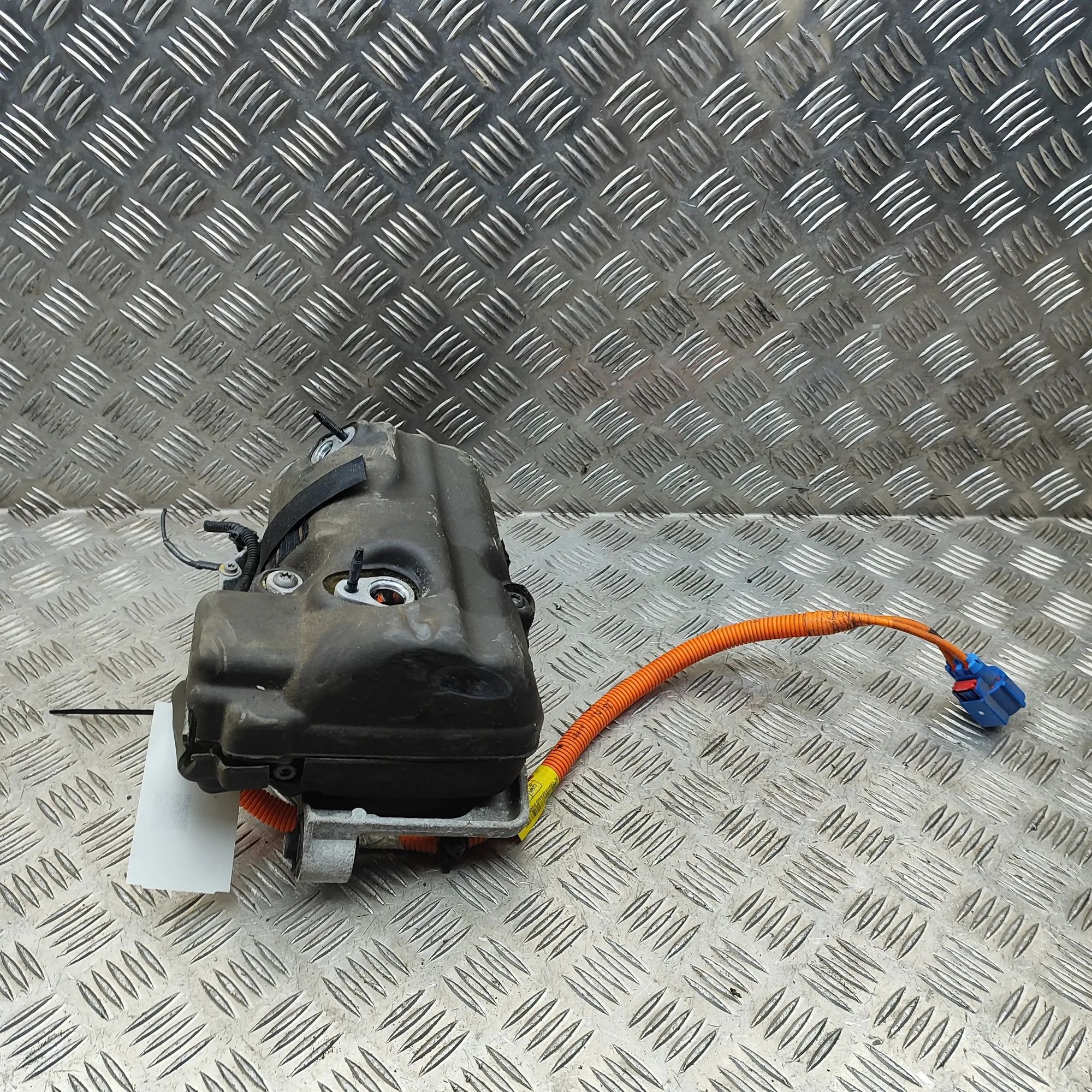 Tesla Model X Air Condition A/C Pump 1042442-00-M Air Condition A/C Pump TESLA MODEL...