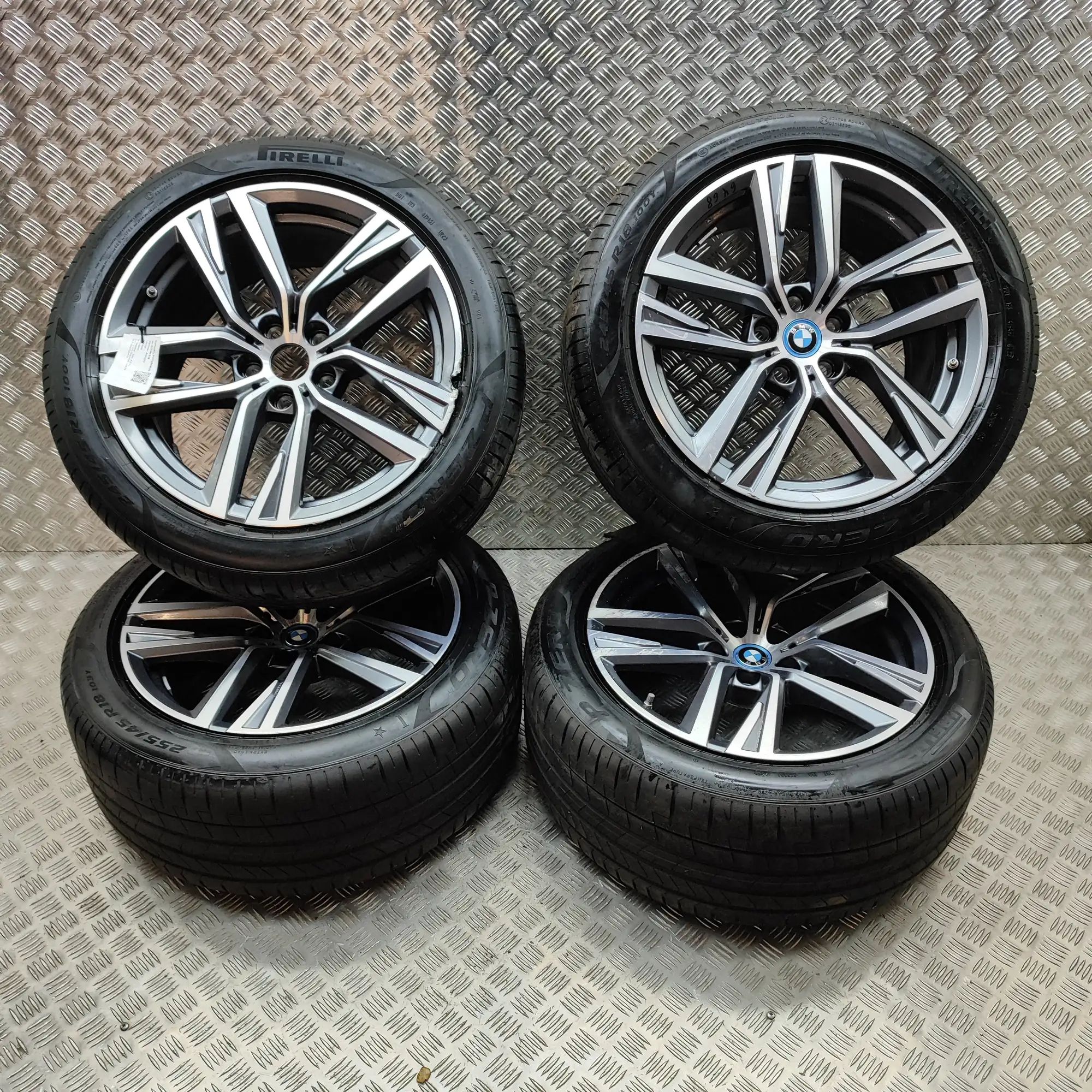 BMW i4 (G26) Alloy Wheel Set 6896768, 6896770 Alloy Wheel Set BMW I4 (G26) (...