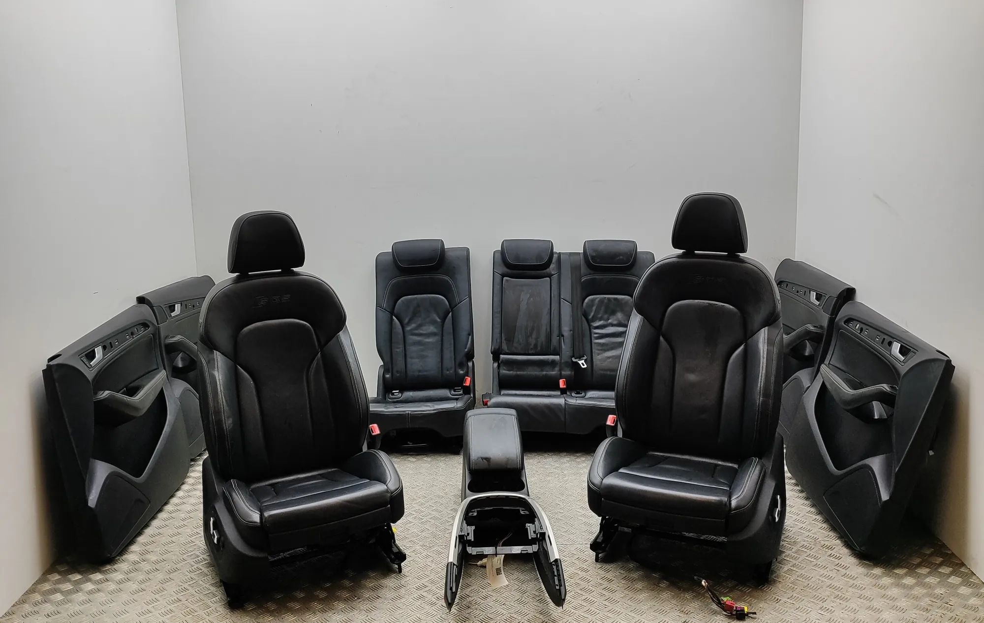 Audi Q5 (8R) Interior Seats W/ Door Cards Kit 8R0886101AD, 8R0863242A, 5N0881158, 8R0867303BC...