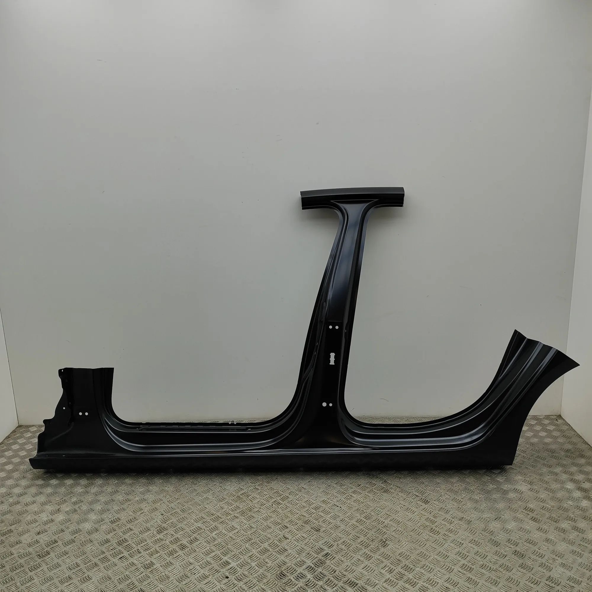 Audi A4 (B8) Left Side Sideskirt 8W5809847 Left Side Sideskirt AUDI A4 (8W2, B9)...