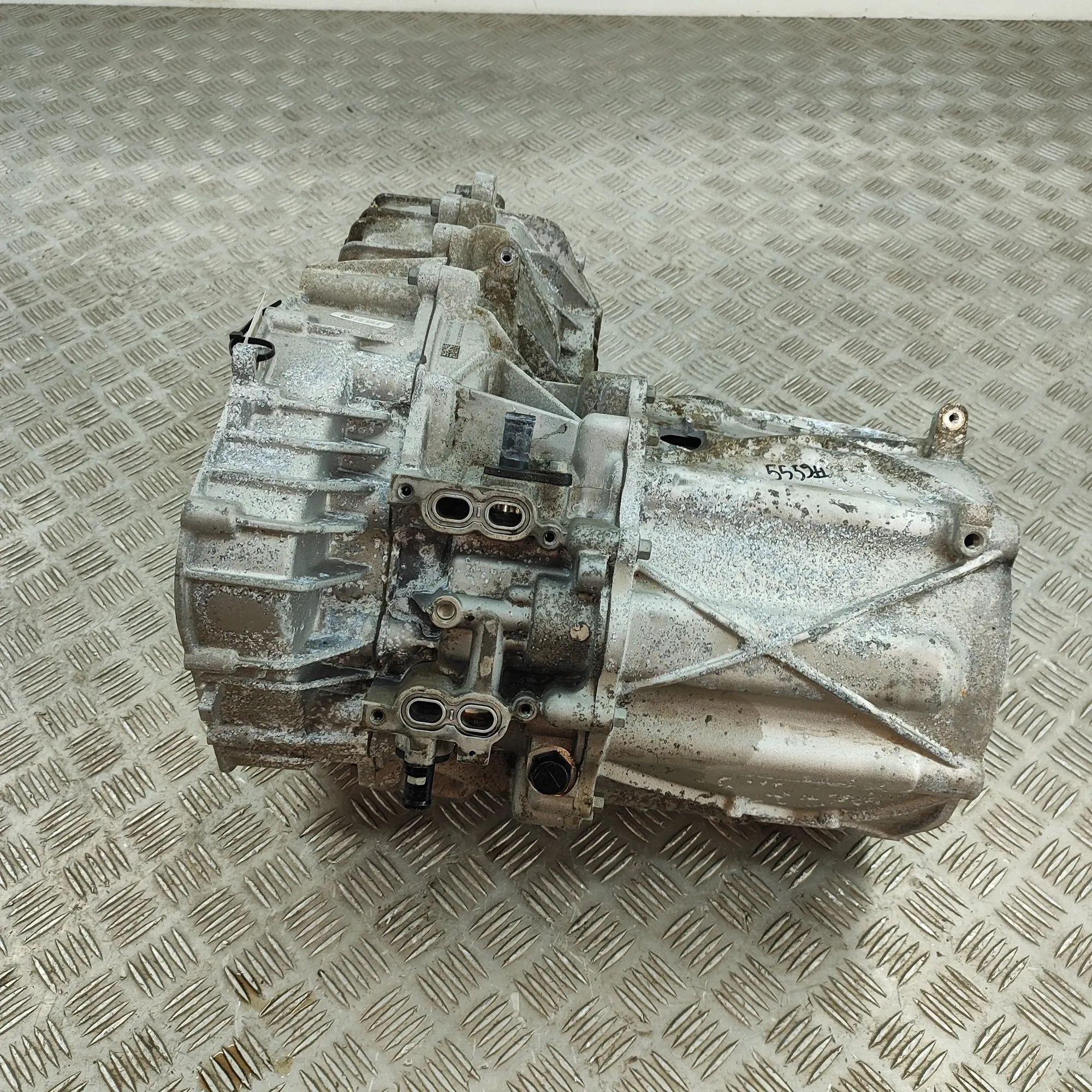Tesla Model S Electric motor EV 1035267-01-A, 1035300-00-E Electric motor EV TE...