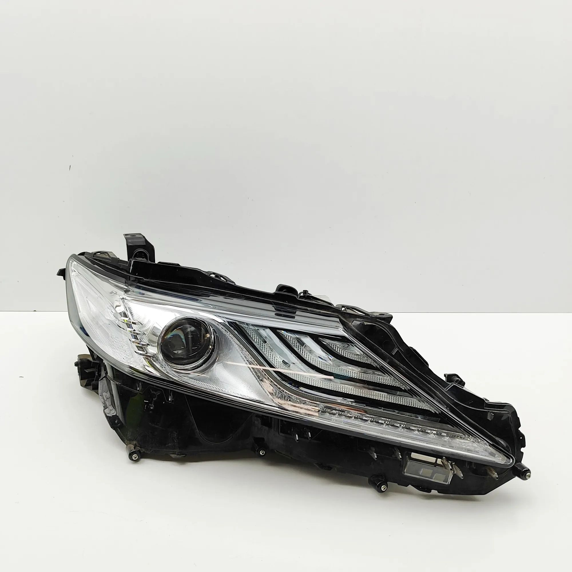 Toyota Camry Front Right Headlight 81145-33D92 Front Right Headlight TOYOTA CAMRY ...