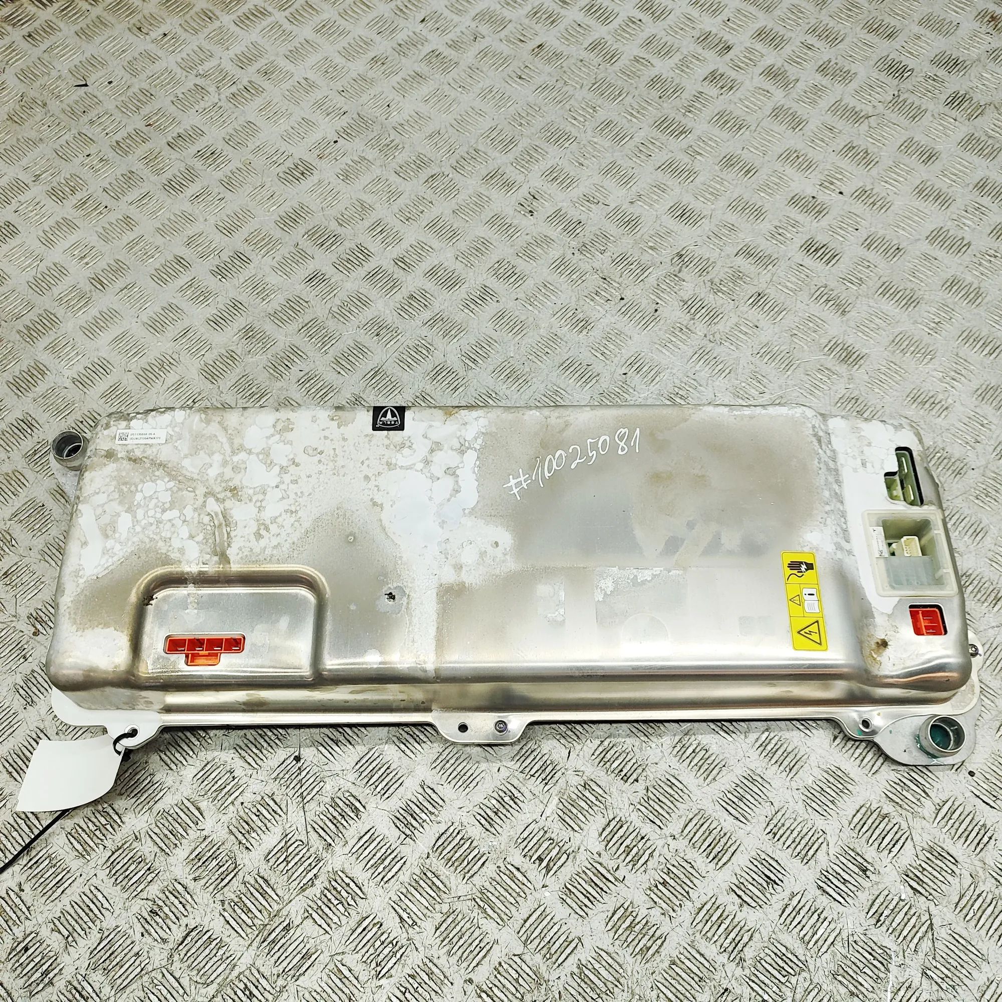 Tesla Model Y Invertteri 1518920-00-A, 1071917-00-F, 1135558-05-A Invert...
