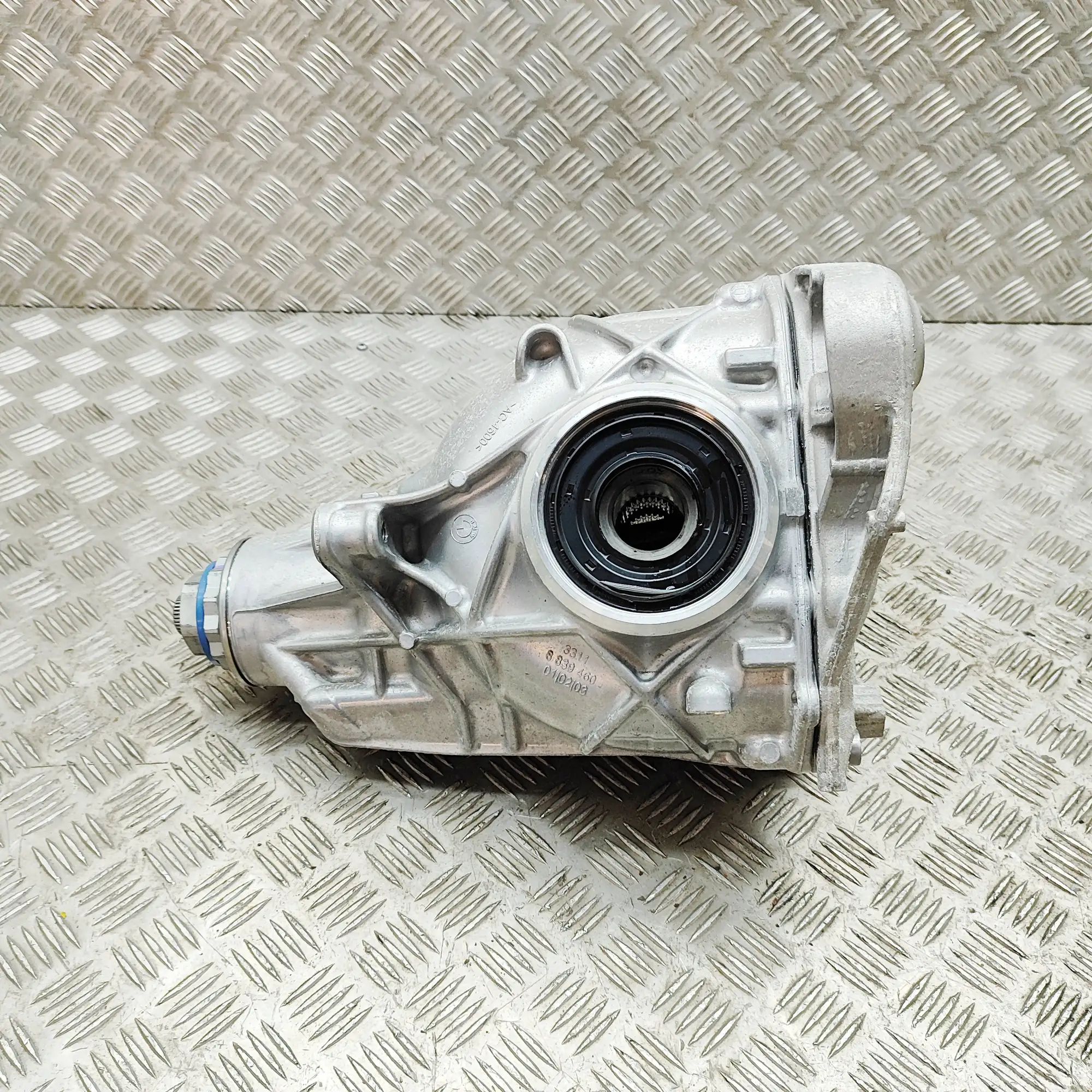 BMW X6 (G06) rear differential 8839460, 8839889 Rear Differential BMW X6G06 (2...