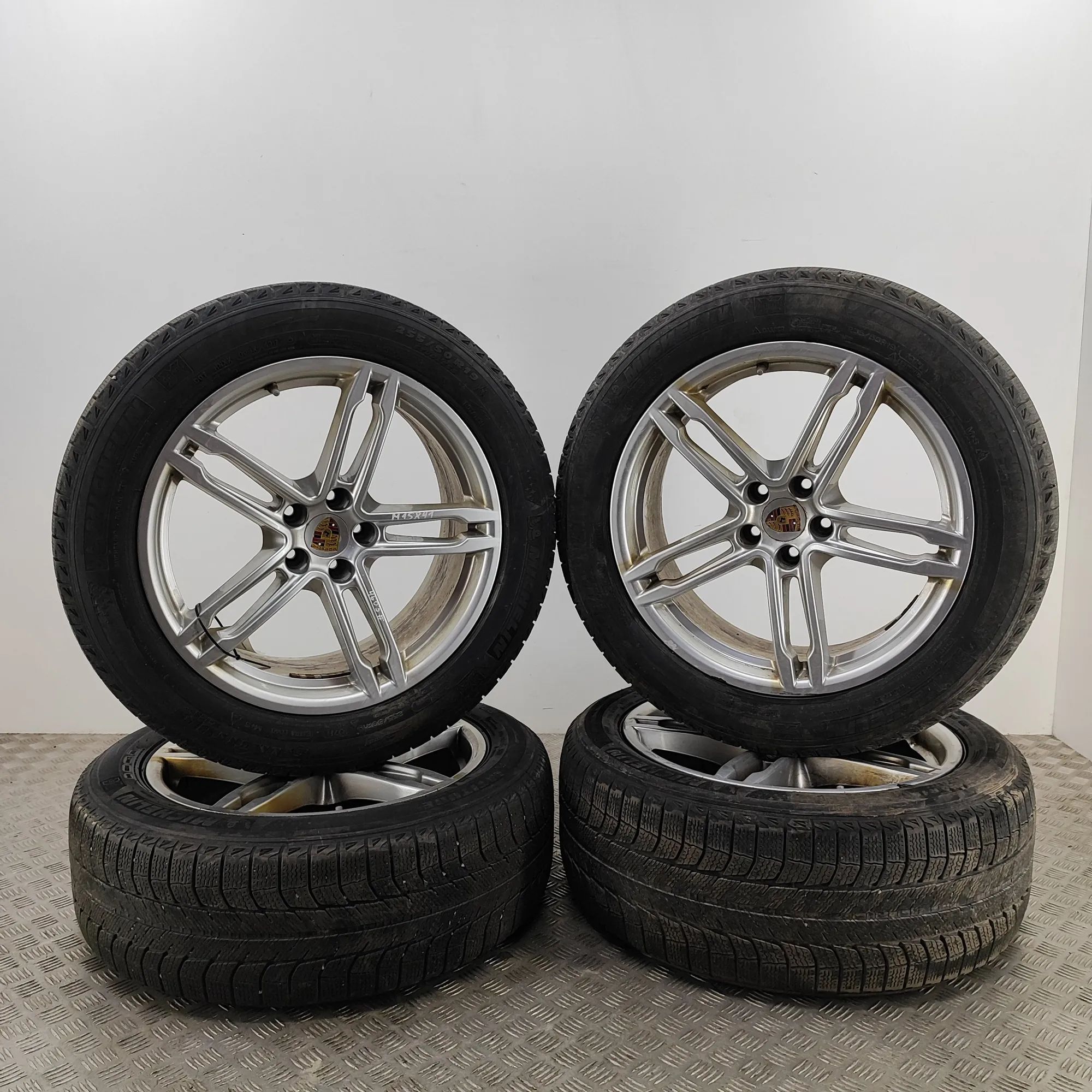 Porsche Macan Alloy Wheel Set