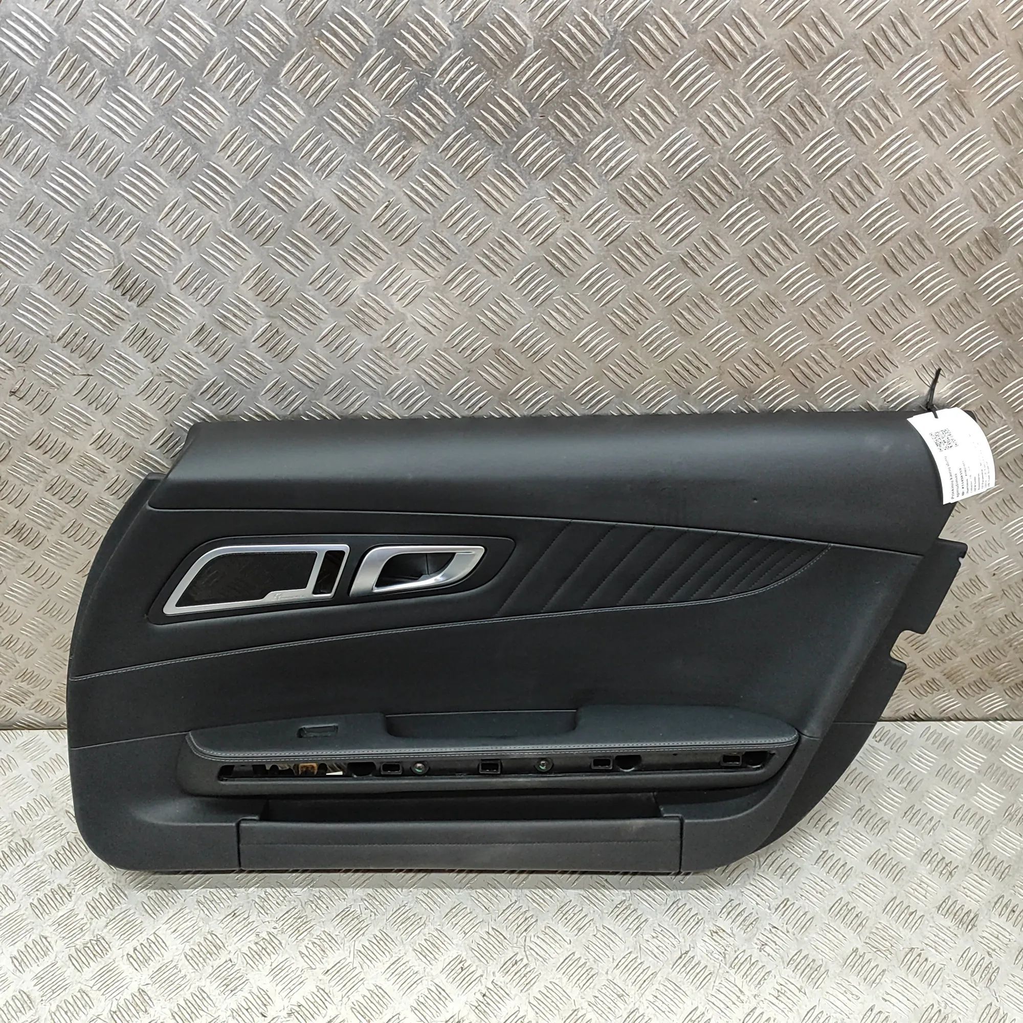 Mercedes-Benz G (W463) Front Right Door Panel A1907203151, A1907201351 Front Right Door Panel...