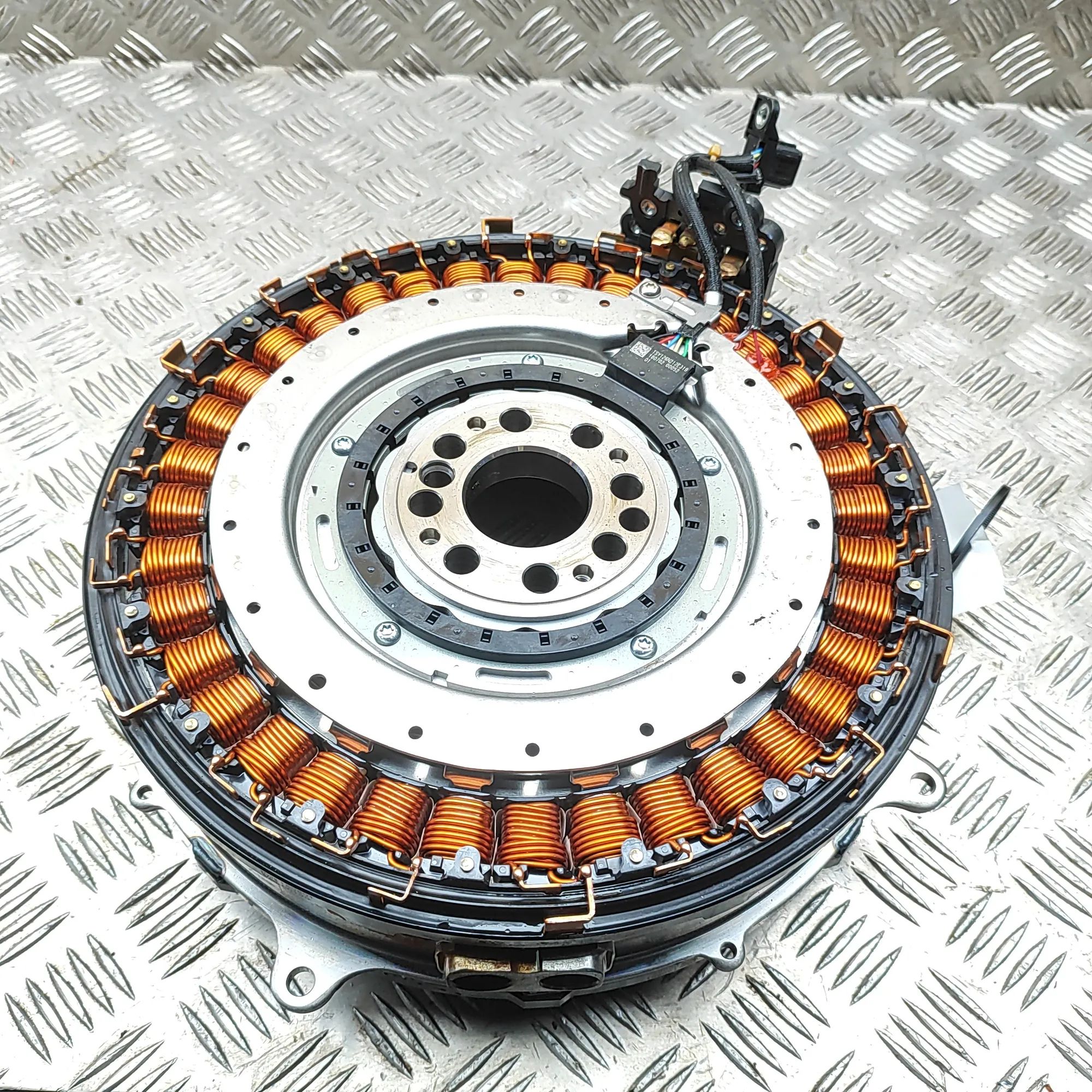 Mercedes-Benz GLE (W167) Alternator Generator A2569060000, A2569060000 Alternator Generator M...
