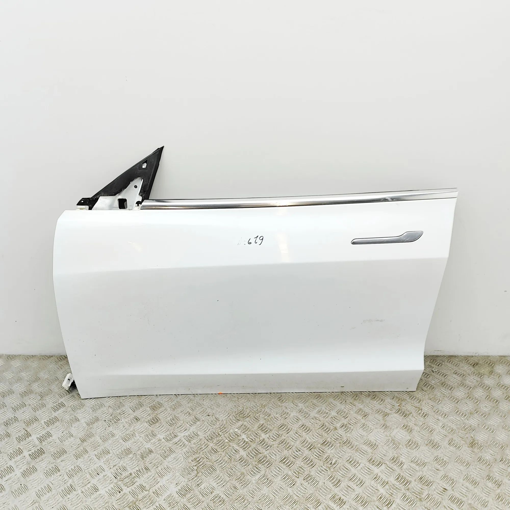Tesla Model 3 Front Left Door 1081421-E0-C Front Left Door TESLA MODEL 3 (201...