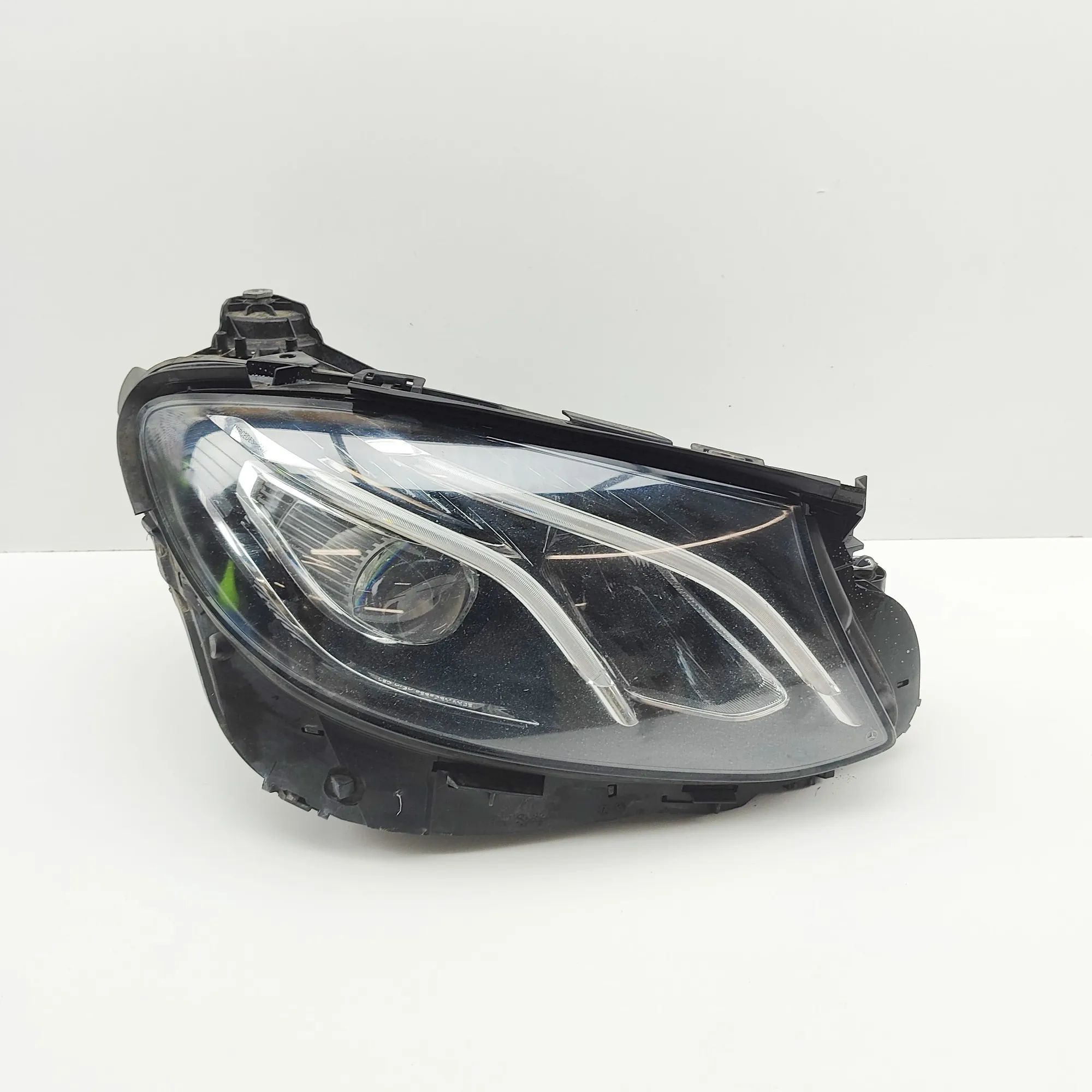 Mercedes-Benz A (W176) Front Right Headlight A2139069203 Front Right Headlight MERCEDES-BENZ...